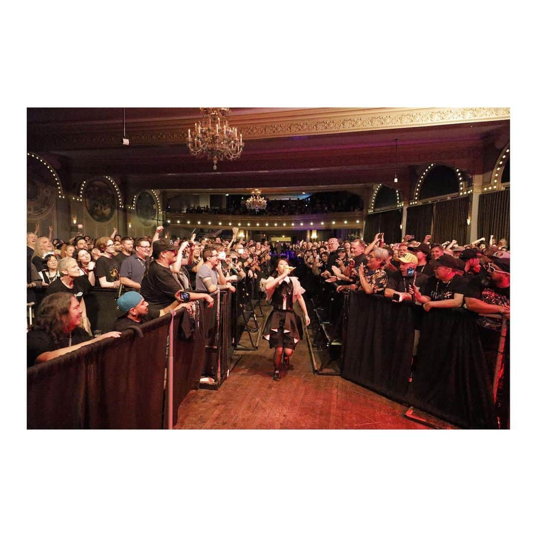 廣瀬茜さんのインスタグラム写真 - (廣瀬茜Instagram)「2023.8.11 "BAND-MAID 10TH ANNIVERSARY TOUR in North America" at McMenamins Crystal Ballroom  Thank you Portland!  Portland,we rock together!  It was fun experience performing at the venue used to be dance hall💃  Watch out!! A banana runner crossing!🍌🏃‍♂️⚠️w  #bandmaid #Portland」8月14日 17時10分 - akane_bandmaid