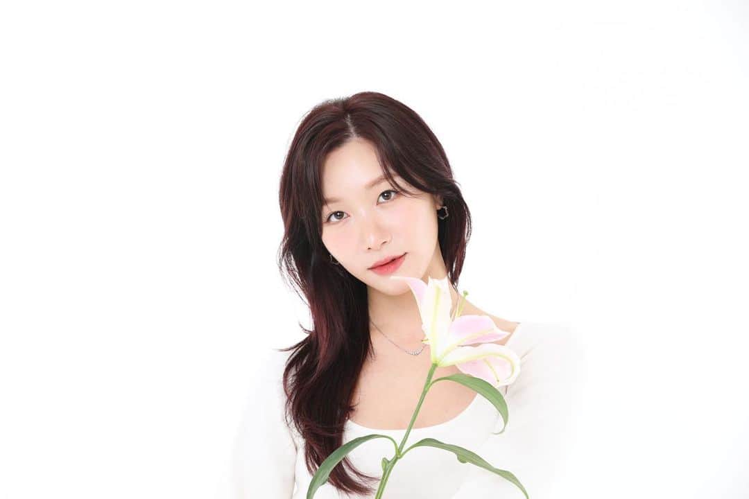 ソヨンのインスタグラム：「요게 있었네 이제 진짜 끗 #profile」