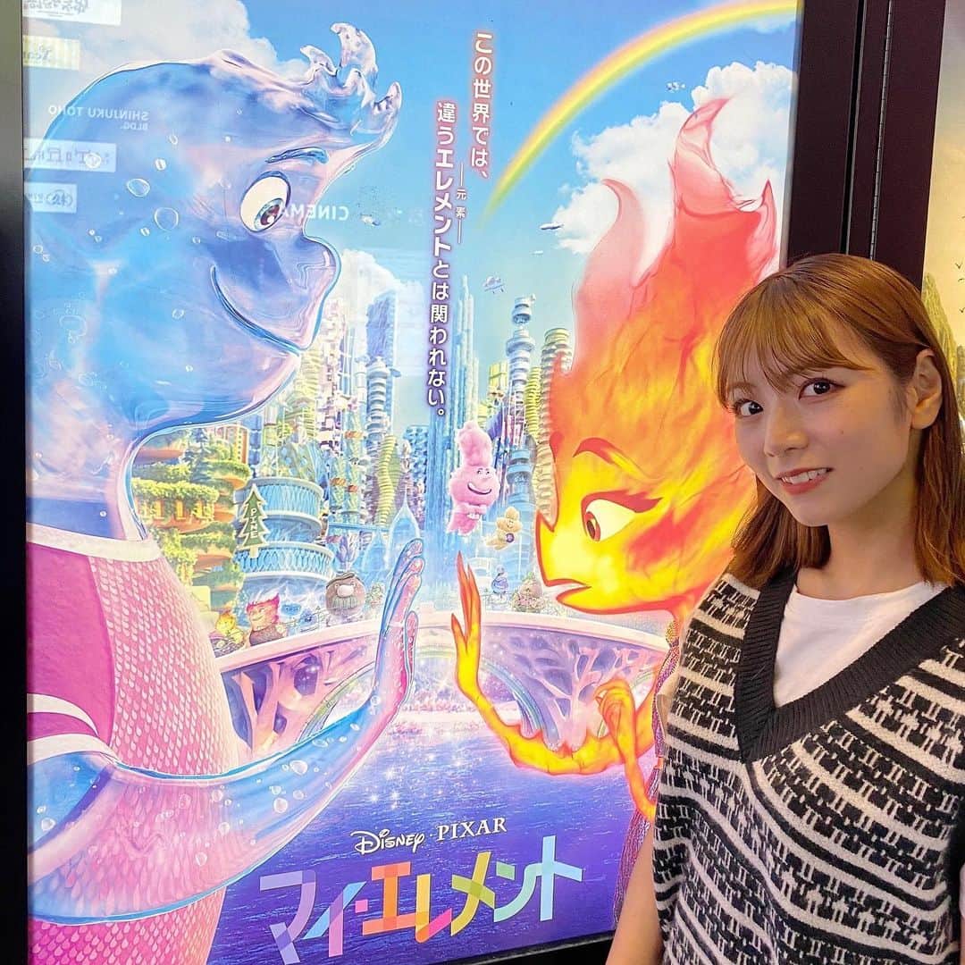 北野日奈子のインスタグラム：「🦆🤎  公開中の映画「マイ・エレメント」を観てきました🎞️ディズニー＆ピクサー映画ならではのワクワク感や幻想の世界観にあっという間の2時間でした🍎 両親を大事に思うエンバーが素直で真っ直ぐなウェイドと出会い、変わっていく姿が心打たれ作品にどんどん気持ちが入っていきました🔥💧 個人的にエンバーの気持ちがすごく分かって、苦しくなるところもあったけど素直な自分を認めてくれる人の大切さや、素直になれない自分に何度も手を伸ばし向き合ってくれる人の大切さを改めて感じることができました🥨 涙が溢れてポップコーンがしょっぱかったなぁ〜🍿笑 ぜひ、みなさん観に行って感想を教えてください🧁 #マイエレメント #マイエレメントに出会おう #PR」