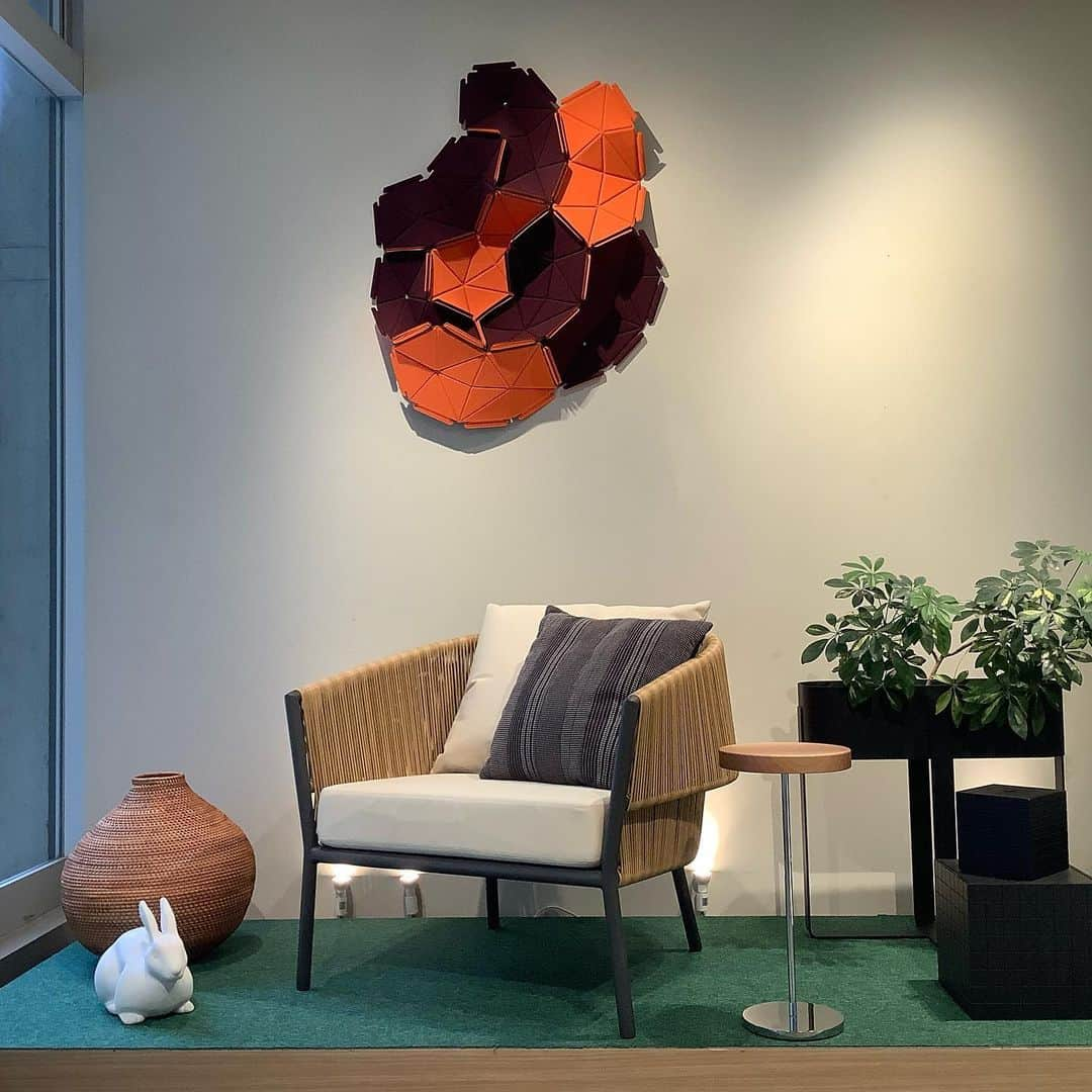 ligne roset shopさんのインスタグラム写真 - (ligne roset shopInstagram)「【ROSETLapel】(ロゼラペル)  インドア・アウトドア兼用のリゾートライクなチェアコレクションです！ 屋内外を問わず開放的な気分を味わうことができますよ✨ ダイニングタイプ2種とソファタイプ1種がお選びいただけます♪  ご質問はDMまでお気軽にお問い合わせください🌱  ソファタイプ Size:W890×D840×H760×SH440(mm)  @ligneroset_jp  #ligneroset #lignerosettokyo #myligneroset #chair #interior #リーンロゼ #リーンロゼ東京 #リーンロゼのある暮らし #椅子 #イス #インテリア」8月14日 17時30分 - ligneroset_jp_shop