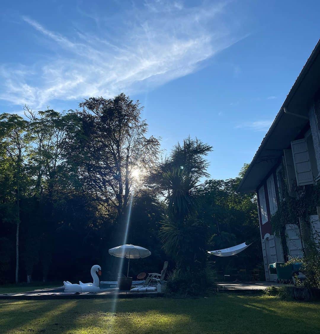 グレース・チャトーさんのインスタグラム写真 - (グレース・チャトーInstagram)「Early august in Les Landes ✨」8月15日 3時32分 - gracechatto