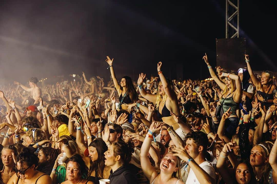 ルディメンタルさんのインスタグラム写真 - (ルディメンタルInstagram)「Boardmasters 🤯 one of the best crowds we’ve had the pleasure of playing for this summer, you guys went off 🔥 A special mention to the person who was injured at the front! We hope you are ok 🫶  📸 @dannynorthphoto」8月15日 3時34分 - rudimentaluk