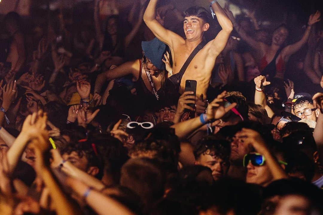 ルディメンタルさんのインスタグラム写真 - (ルディメンタルInstagram)「Boardmasters 🤯 one of the best crowds we’ve had the pleasure of playing for this summer, you guys went off 🔥 A special mention to the person who was injured at the front! We hope you are ok 🫶  📸 @dannynorthphoto」8月15日 3時34分 - rudimentaluk