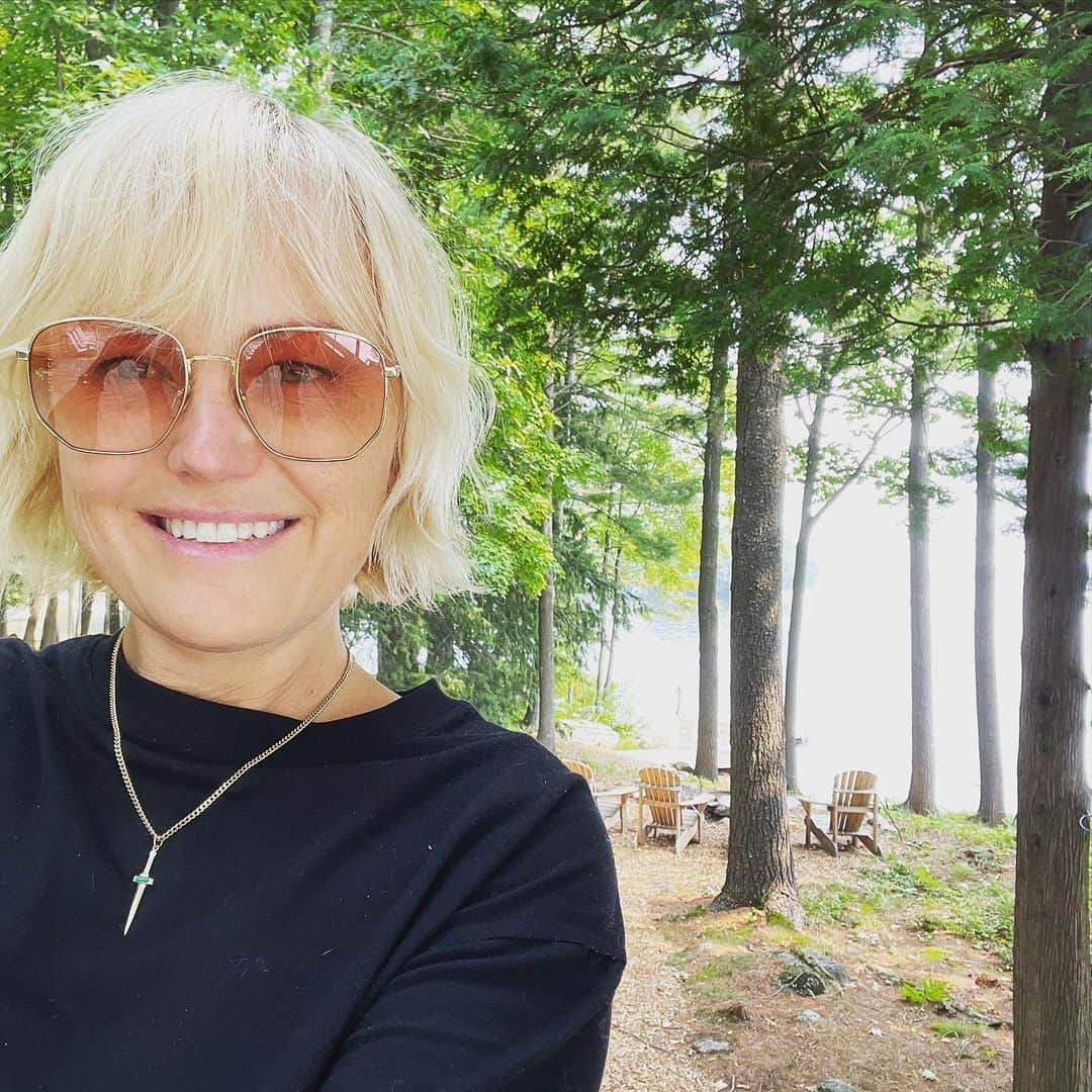 マリン・アッカーマンのインスタグラム：「#happyplace #summer #lakelife #friends #family @bubbanicholson」