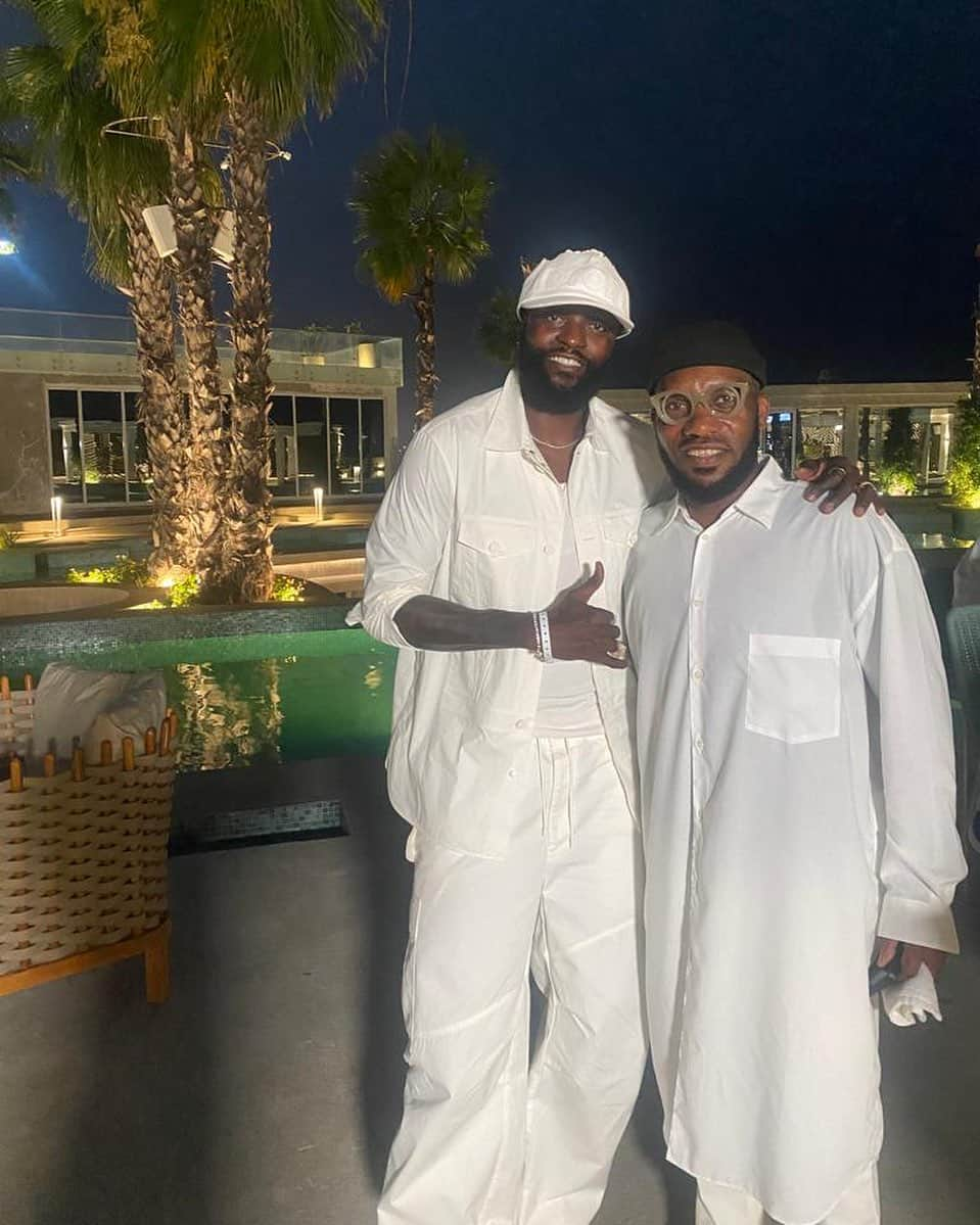 エマニュエル・アデバヨールさんのインスタグラム写真 - (エマニュエル・アデバヨールInstagram)「SEA🎉 Cheers to a football icon, Jay Jay Okocha, on his birthday! ⚽ Your remarkable journey and incredible skills have made you a true legend in the football world. Wishing you a day filled with joy and unforgettable moments. Happy Birthday, my friend ! @official_jj10 🥳🎂」8月15日 3時56分 - e_adebayor