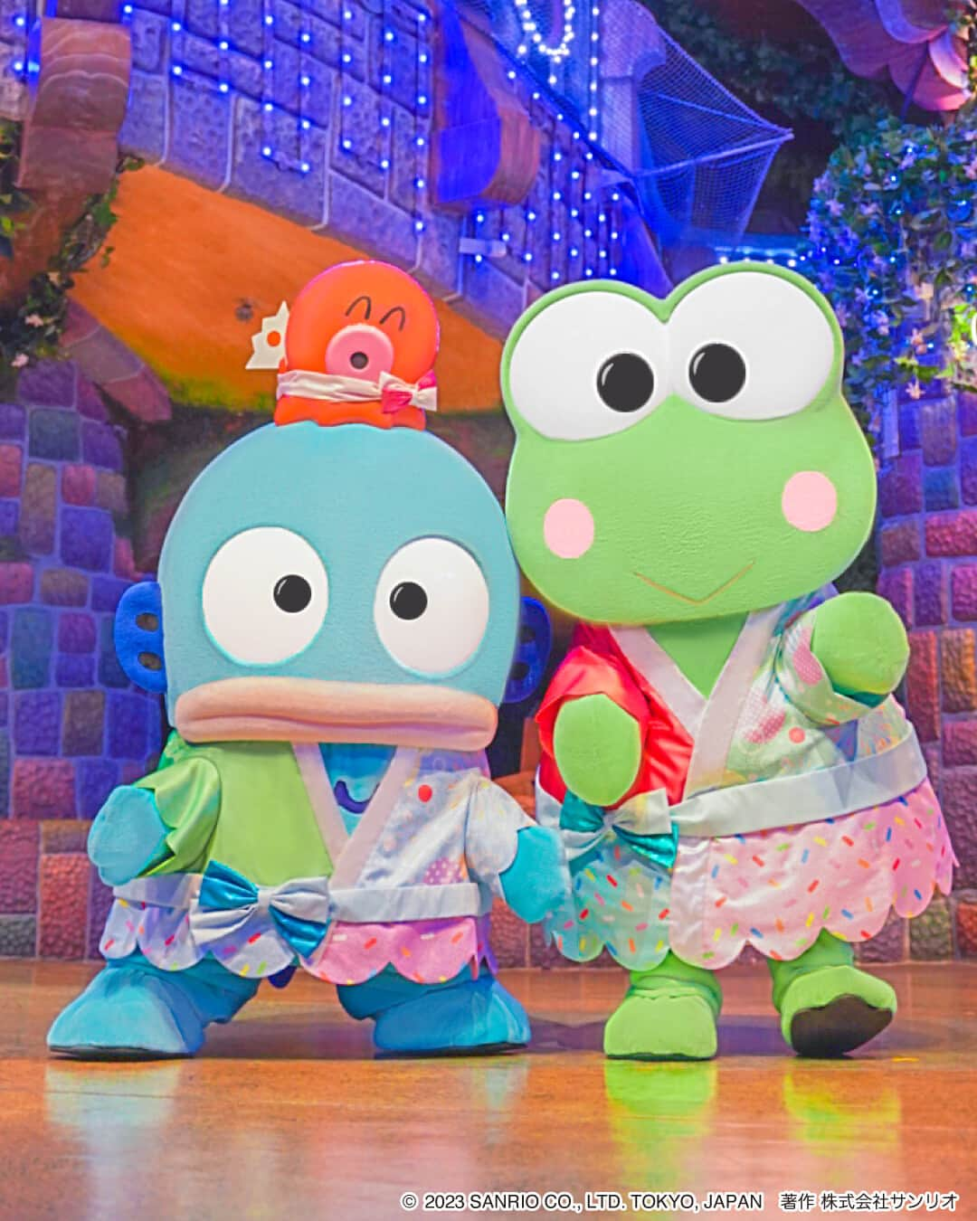 Sanrio Purolandさんのインスタグラム写真 - (Sanrio PurolandInstagram)「👘 法被姿のハンギョドンとけろけろけろっぴ💙💚  爽やかな法被姿がかっこいい！と思ったら【✨】の絵文字で教えてね✨  #サンリオピューロランド #sanriopuroland #ピューロランド #ピューロジェニック #ピューロ #サンリオ #ハンギョドン #けろけろけろっぴ #けろっぴ #テーマパーク #サンリオ好き #推し事 #推しのいる生活 #かわいいものが好き #ピューロ写真部 #ゆめかわ #ゆめかわいい #KAWAII #夏休み #法被 #夏祭り」8月15日 10時00分 - purolandjp