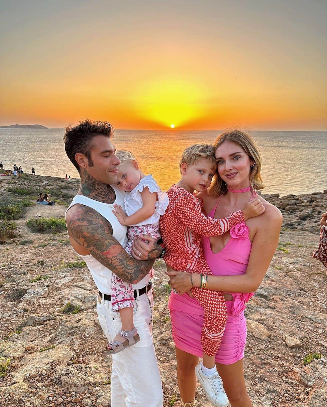 フェデスさんのインスタグラム写真 - (フェデスInstagram)「🌅」8月15日 4時11分 - fedez