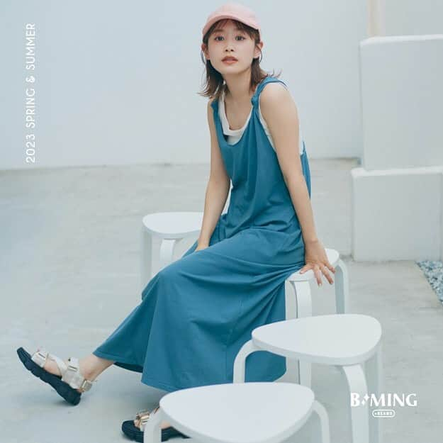 steady.のインスタグラム：「働く大人にちょうどいいトレンドアイテムが揃う「B:MING by BEAMS（ビーミング by ビームス ）」から、アーティスト・高橋愛さんが着るプレイフルな夏カジュアルスタイルが到着！ 旬のディテールやカラーを取り入れた着回し力の高いラインナップて、暑さに負けないおしゃれを楽しめそう！ ⁡ 【1】 ワンピース ￥9,900、キャップ￥3,850／ビーミング by ビームス　サンダル￥16,500／シャカ×ビーミング by ビームス 【2】 Tシャツ￥5,940、スカート￥12,980／ビーミング by ビームス 【3】 ボーダーTシャツ￥4,290、パンツ￥10,800／ビーミング by ビームス」