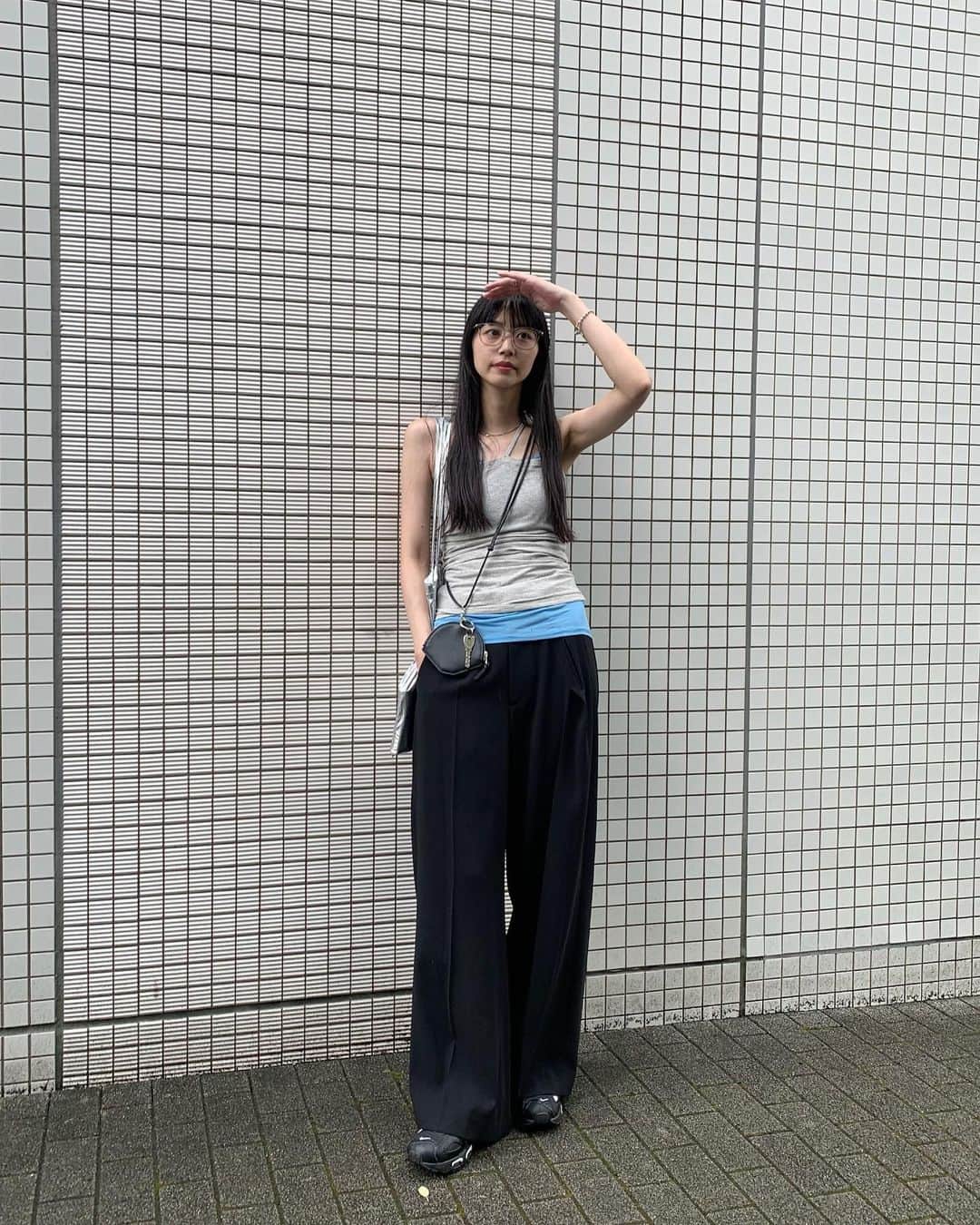 Shiho Sasakiのインスタグラム：「写真撮ってたらちょうど雨☔️ 自他共に認める雨女です。  #今日の服」