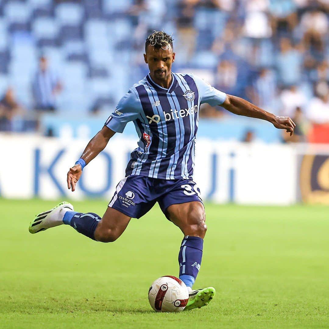 ナニのインスタグラム：「What a way to start the league 💪🏾 Thank you for the fantastic support 🙌🏾 #AdanaDemirspor #TrendyolSüperLig」