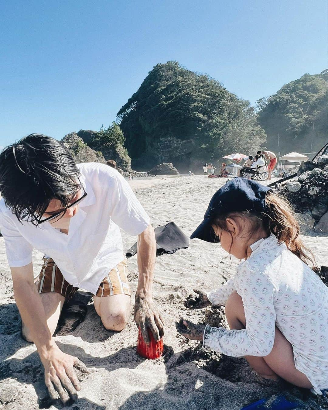 馬詰まほさんのインスタグラム写真 - (馬詰まほInstagram)「2泊3日 伊豆trip🦀  デジタルデトックスをして みんなとの時間を存分に楽しんで過ごしました。 Hと一緒に帰ってこれて幸せすぎたし 大切なひとたちと過ごせて 心の疲れもしっかり晴れて最高tripだった💕💕 しっかり夏を満喫しました🫶🏼 まだまだHと一緒にいろんな場所に行きたいです。  みんな、ほんとうにありがとう☺︎  #shimoda #izutrip #needu #cocodemer #summermemories」8月14日 19時49分 - mahorin.1993