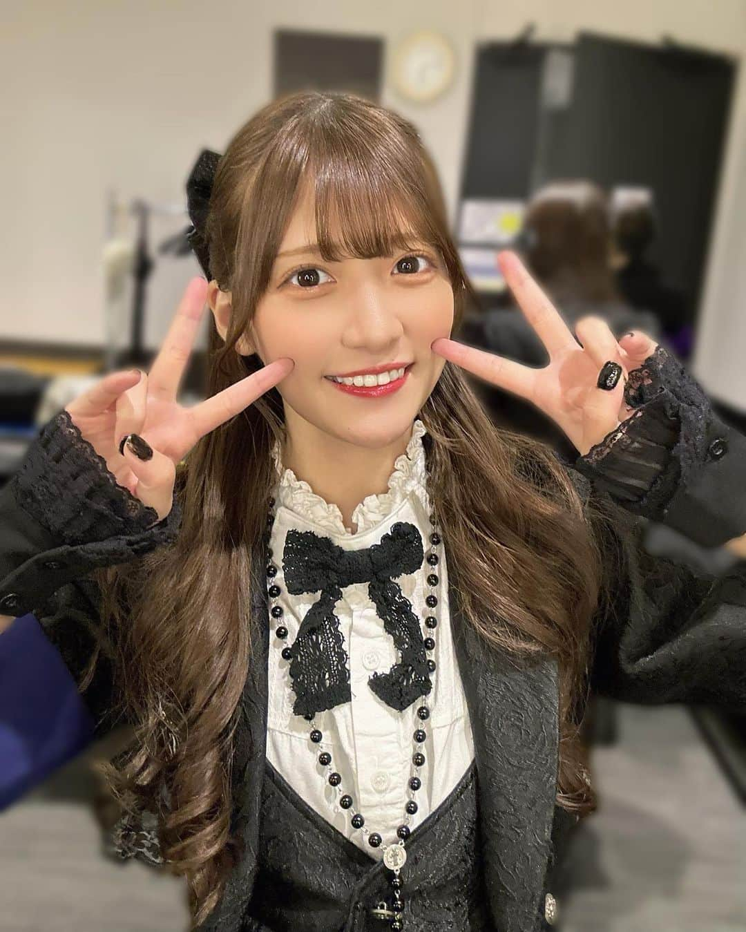 奥村優希のインスタグラム：「今日は胡桃沢セイラの投稿🧹 8月はたくさんライブがあります！  🌼今月の出演LIVEはこちら🌼  8/14(月) 【dot yell fes SUMMER SP 2023】  8/17(木)  【NEO KASSEN 2023】  8/26(土) 【@ JAM EXPO 2023 supported by UP-T】  8/31(木) 【エンドレスサマー2023】  お待ちしてます🎤 みんなどのライブに来てくれるかなー？」