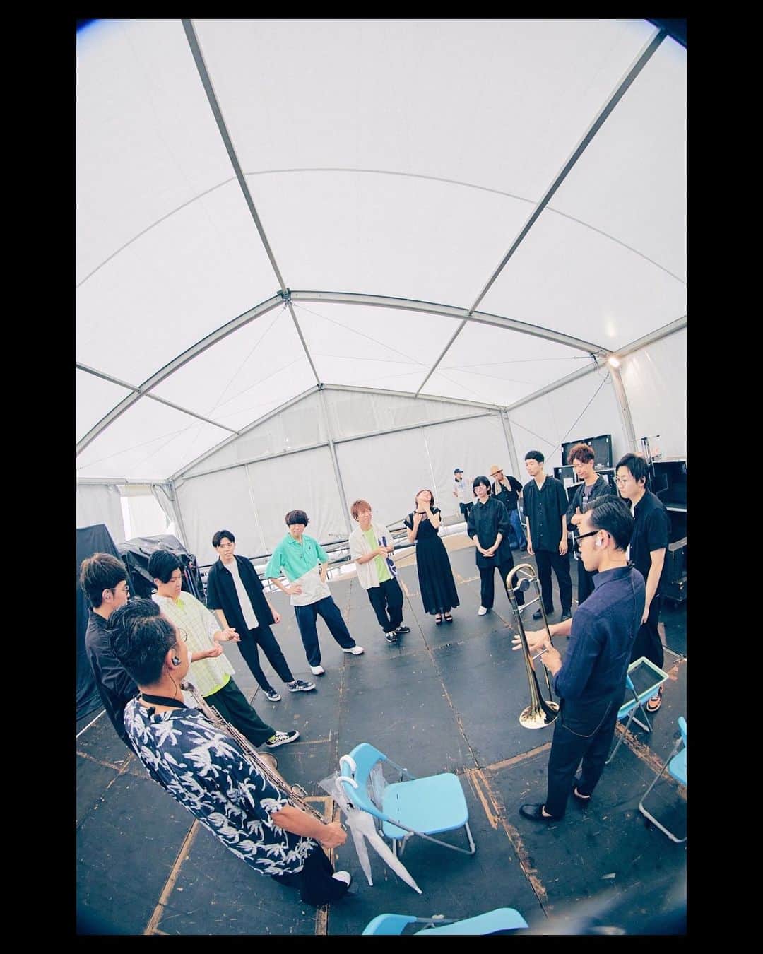片岡健太さんのインスタグラム写真 - (片岡健太Instagram)「¨ROCK IN JAPAN FESTIVAL 2023¨  今期3度目のロッキンステージ。sumikaは新編成で臨みました。 最高な楽団員のみんなと真夏の祭を巡ります。  Photo @sotarogoto   #rijf2023 #sumika」8月14日 19時57分 - kentakataoka
