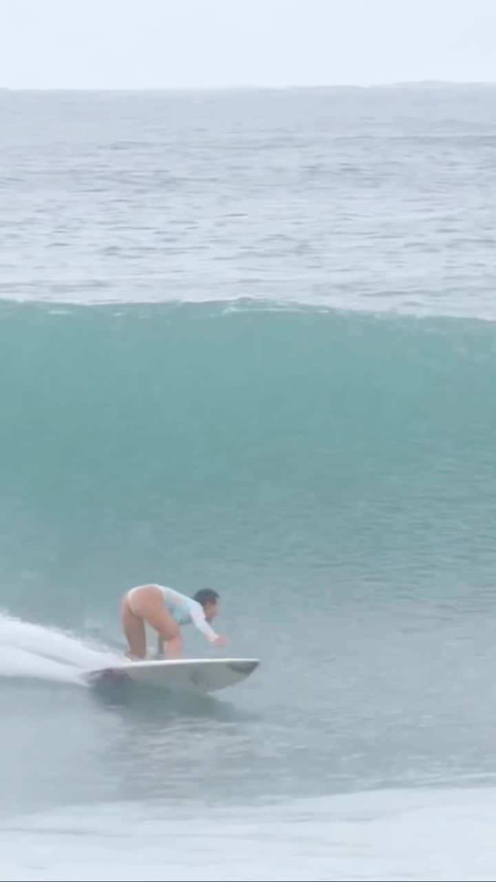 渡辺愛のインスタグラム：「my mood surf🌛」