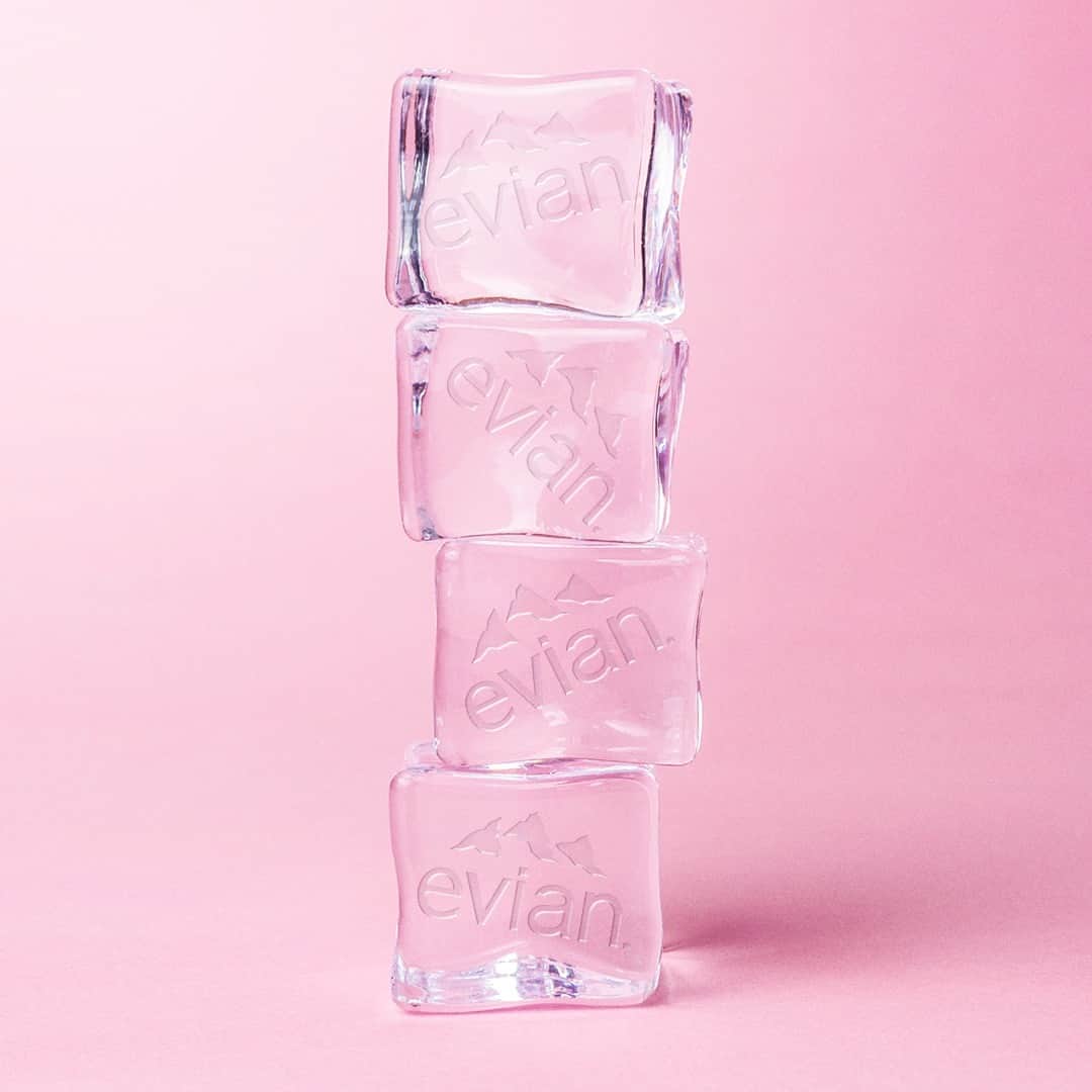 evianのインスタグラム：「Whether you're sitting by the beach or out and about remember to stay chill and stay hydrated with evian mineral water 🧊​  #evian #staycool #evianiced #liveyoung」