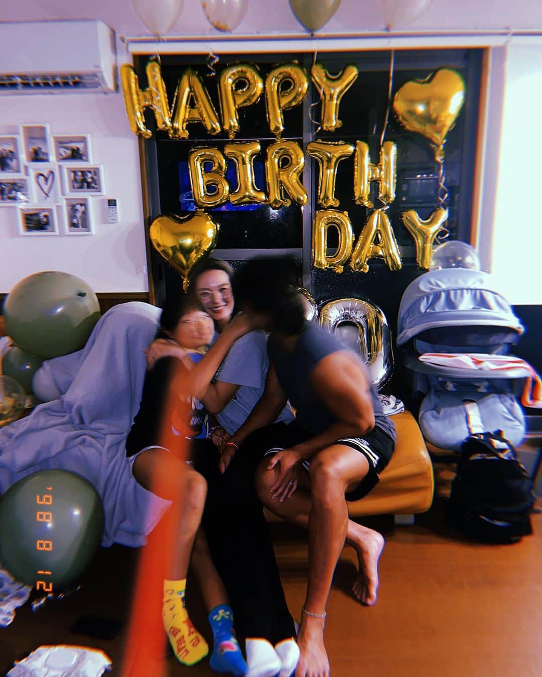 のインスタグラム：「Hello 30s club🎂😆8.12 遂に結子、30歳になりました！！  20代で経験したことを活かして、30代は仕事もプライベートも楽しみたいと思います❤️ いつも応援してくださるファンの皆様、友達、家族、いつもありがとう🤍🤍🤍 サプライズしてくれたNECファミリーもありがとう🤍 #三十路になりました #30歳ってもっと大人だと思ってた #誕生日」