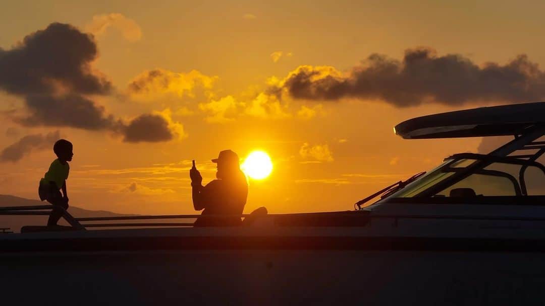 宮良忍（SHINOBU）のインスタグラム：「1日の終わりに最高なクルージング🛥️」