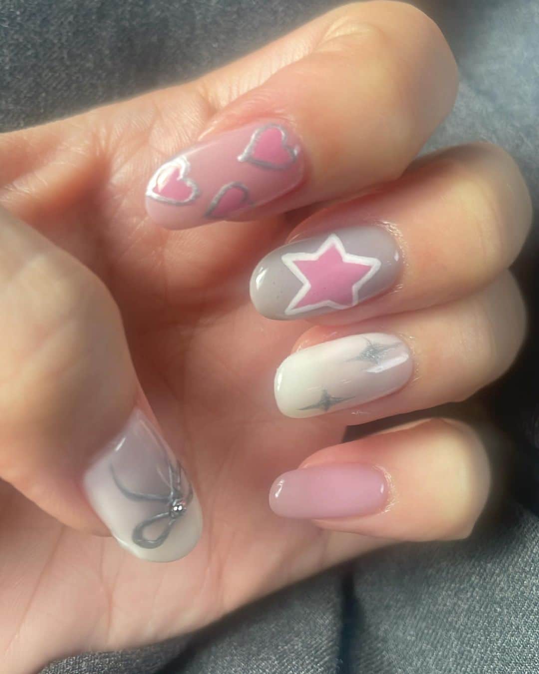 菅原茉椰のインスタグラム：「. . . ネイル変えた★ . . . . . #newnail #nail #ネイル #💅」