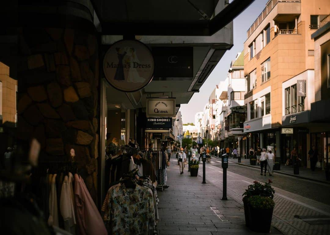 羽坂譲人のインスタグラム：「I want to live, just for a couple of months is enough.. But I think I would get bored after living there. I often get invited. Individuality, history, mixed culture, peace, gentleness, it looks all coexist in this compact district. . . . . . #myleicaphoto #myleicajourney  #leicam10preporter #leicam10p #throughyourleica #lensculture #lfimagazine #worldviewmag #life_is_street #toneception #f22bestphoto #spicollective #forthetones #myspc #throughyourleica #leicagram #leica_world #myleicacompanion #leica_society #leicaedc #leicacommunity #leica #leicacamera  #leicamag #photocinematica #summicron35 #summicron35mm7elements」