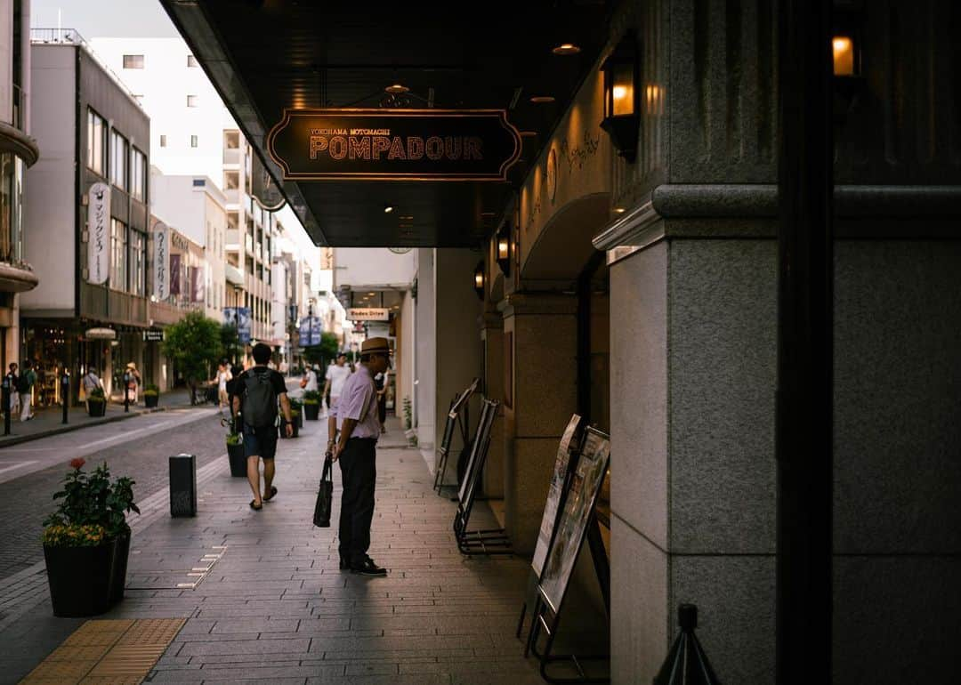 羽坂譲人さんのインスタグラム写真 - (羽坂譲人Instagram)「I want to live, just for a couple of months is enough.. But I think I would get bored after living there. I often get invited. Individuality, history, mixed culture, peace, gentleness, it looks all coexist in this compact district. . . . . . #myleicaphoto #myleicajourney  #leicam10preporter #leicam10p #throughyourleica #lensculture #lfimagazine #worldviewmag #life_is_street #toneception #f22bestphoto #spicollective #forthetones #myspc #throughyourleica #leicagram #leica_world #myleicacompanion #leica_society #leicaedc #leicacommunity #leica #leicacamera  #leicamag #photocinematica #summicron35 #summicron35mm7elements」8月14日 20時23分 - _f7