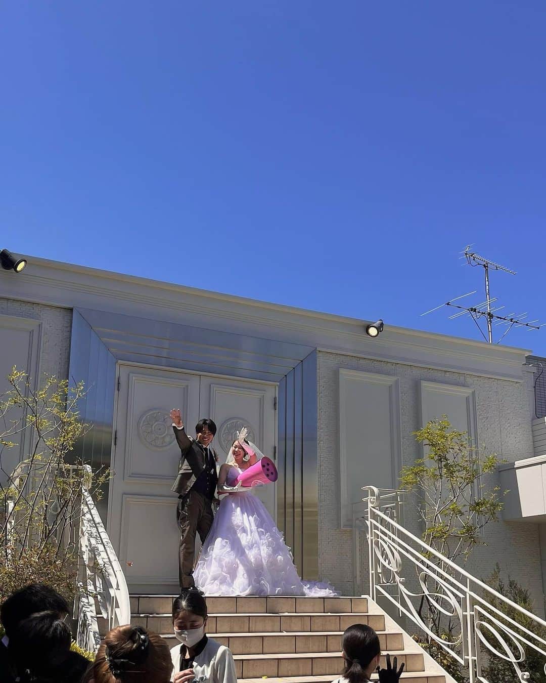 みすみのインスタグラム：「幼馴染の結婚式💐 ⁡ 10年以上振りに会う友達ばかりで 胸がいっぱいでした。 ⁡ スピーチも緊張したけど頑張りました！ 大勢の前で喋るの、緊張するね🥲 ⁡ 帰宅後自分で自分を沢山褒めました。 ⁡ ⁡」