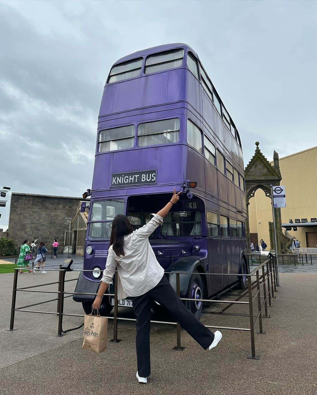 ユ・へランさんのインスタグラム写真 - (ユ・へランInstagram)「그래서…저는 어디라고요?  #HarryPotter #London  #Offweek」8月14日 20時24分 - haeran_ryu