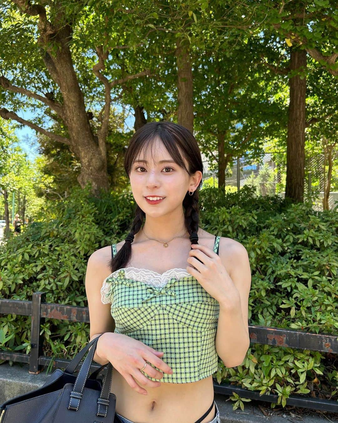 安田乙葉のインスタグラム：「🥵💚🍹」