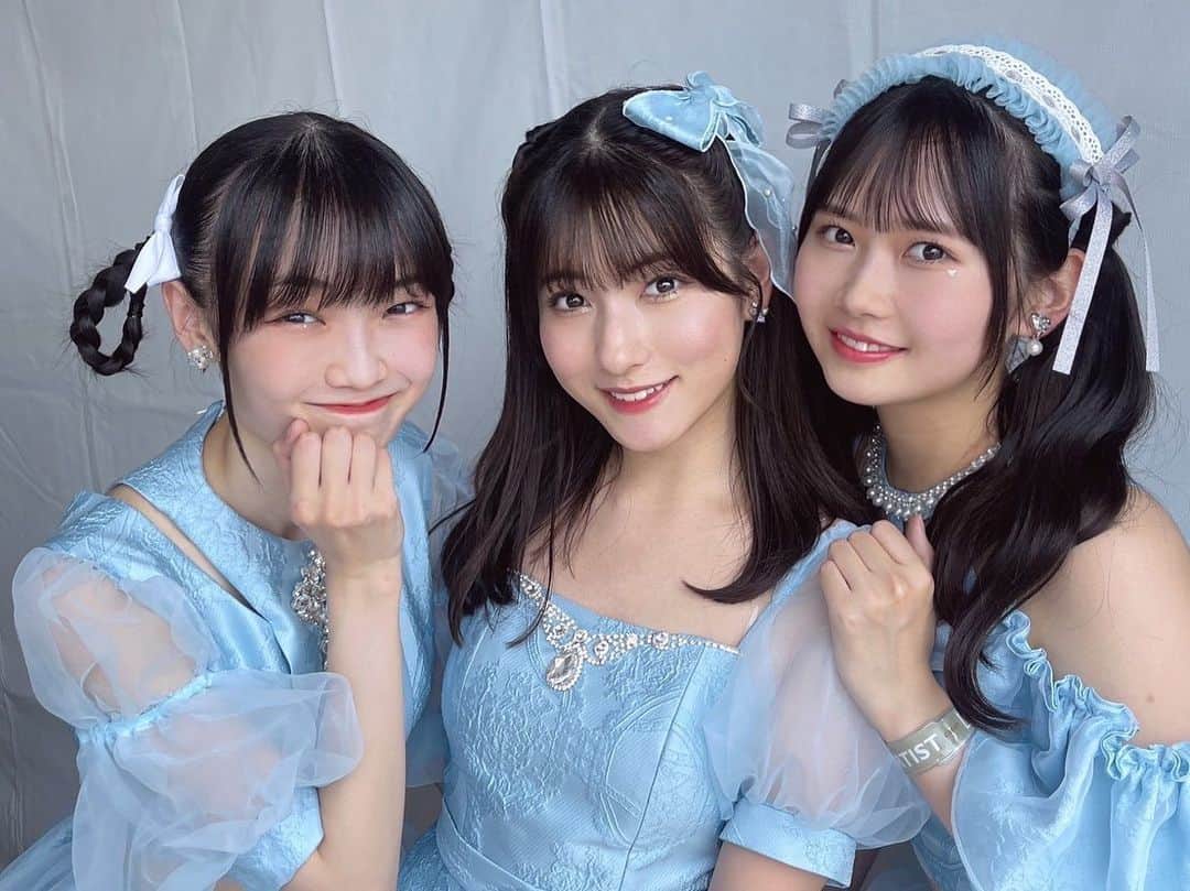 のインスタグラム：「・ 🍓🩵🍓💛🍓💚  #モーニング娘23  #morningmusume  #岡村ほまれ  #ほまたん #ほまたん優勝  #北川莉央 ちゃん #山﨑愛生 ちゃん #15期 #いちご期  #🍓🍓🍓 #同期  #rijf2023  #アイドル」