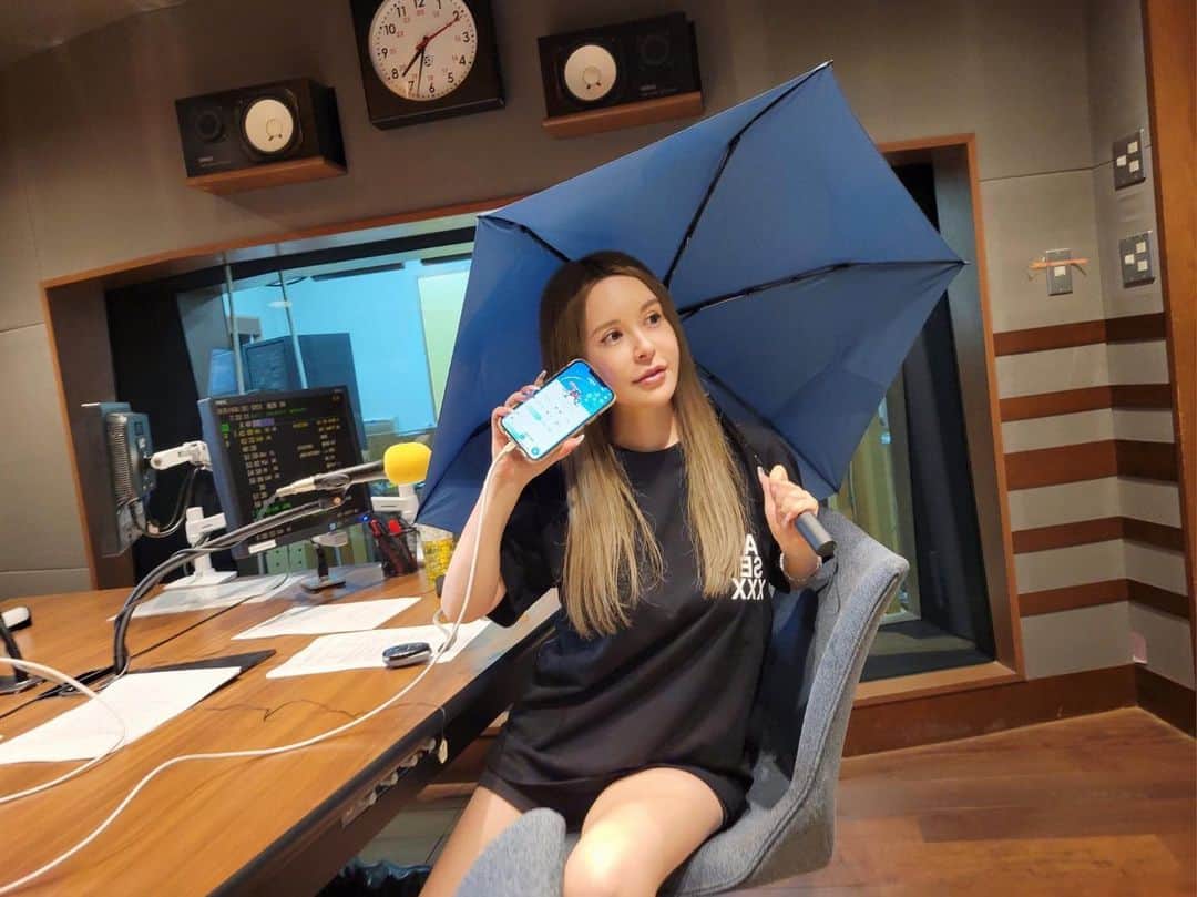 森藤恵美のインスタグラム：「今週はお盆weekということで、ハピモニ･もしもしテレフォン開催です📞😘  梅野選手の骨折、早く治ってCSとか、行けたら日本シリーズとかに間に合うといいね🙏  #ハピモニ #プロ野球 #阪神タイガース #梅野隆太郎」