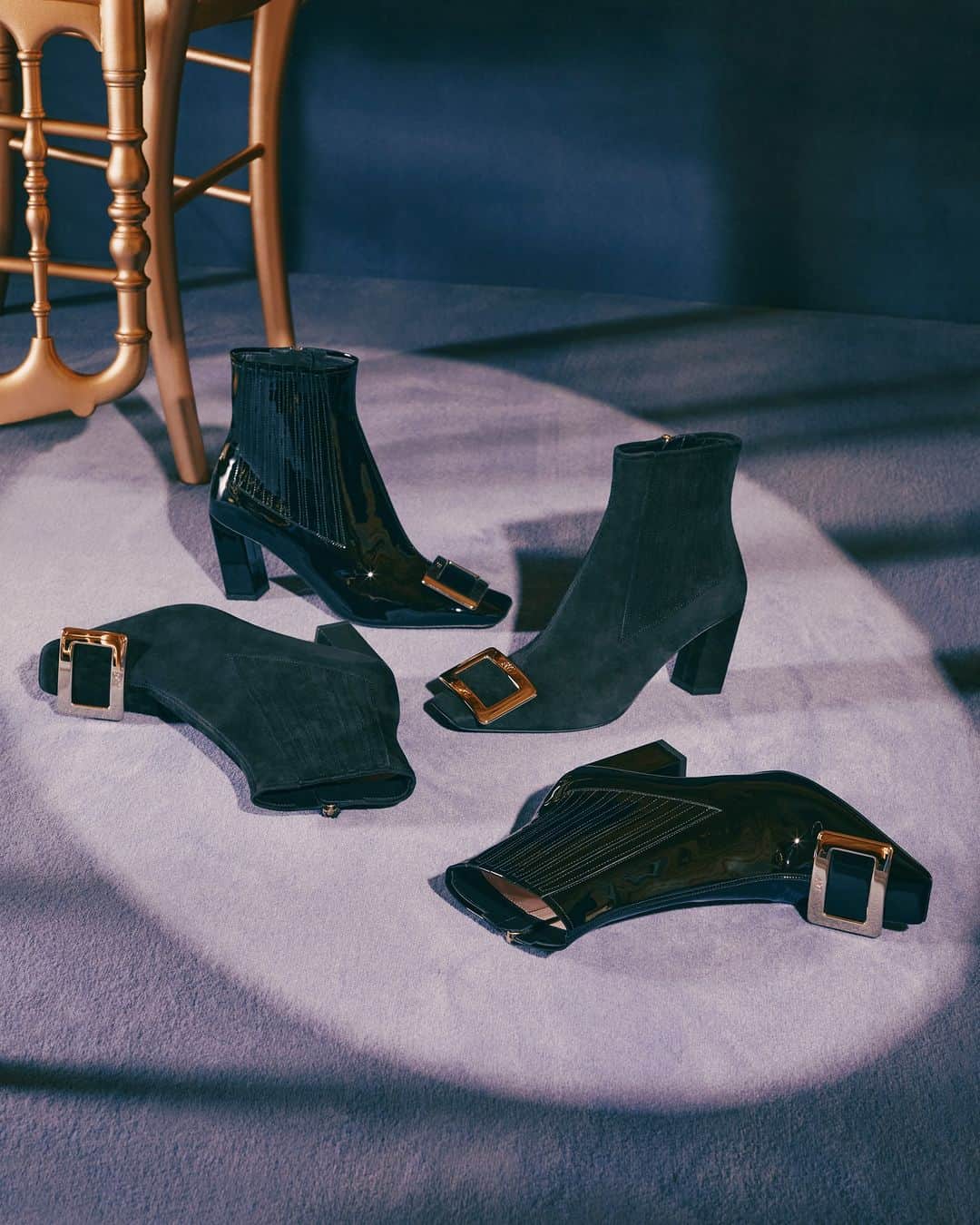 ロジェ・ヴィヴィエさんのインスタグラム写真 - (ロジェ・ヴィヴィエInstagram)「One way to truly make an entrance this fall is in the Belle Vivier Net Ankle Boots. Sophisticated and feminine, these boots are handcrafted in net fabric with branded embroidery and patent-leather inserts.   #RogerVivier  #RogerVivierFW23 #GherardoFelloni  #CamilleRazat」8月14日 21時00分 - rogervivier