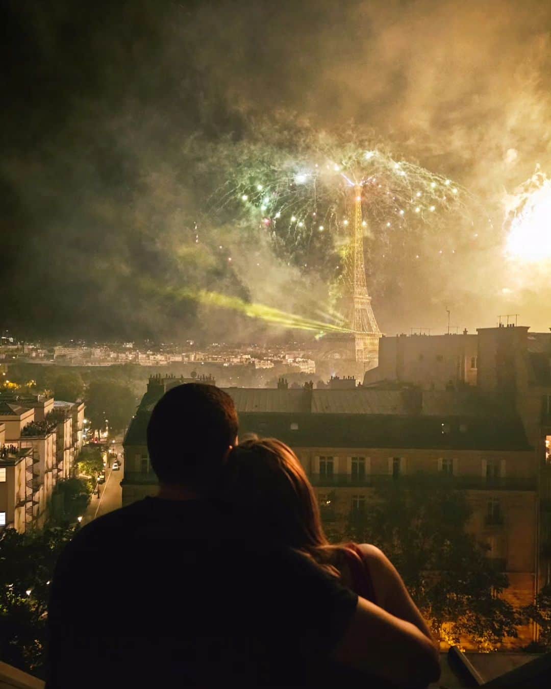 VuTheara Khamのインスタグラム：「Bastille Day, Paris, 2023 ❤️ Firstly, I would like to thank each person who send me lovely message for my birthday yesterday. Today, I share with you a serie of pictures that I took there are just one month during the Bastille Day, taken only with my smartphone #s23ultra Which one do you prefer [1-10]?  .  #paris #love #bastilleday #night」