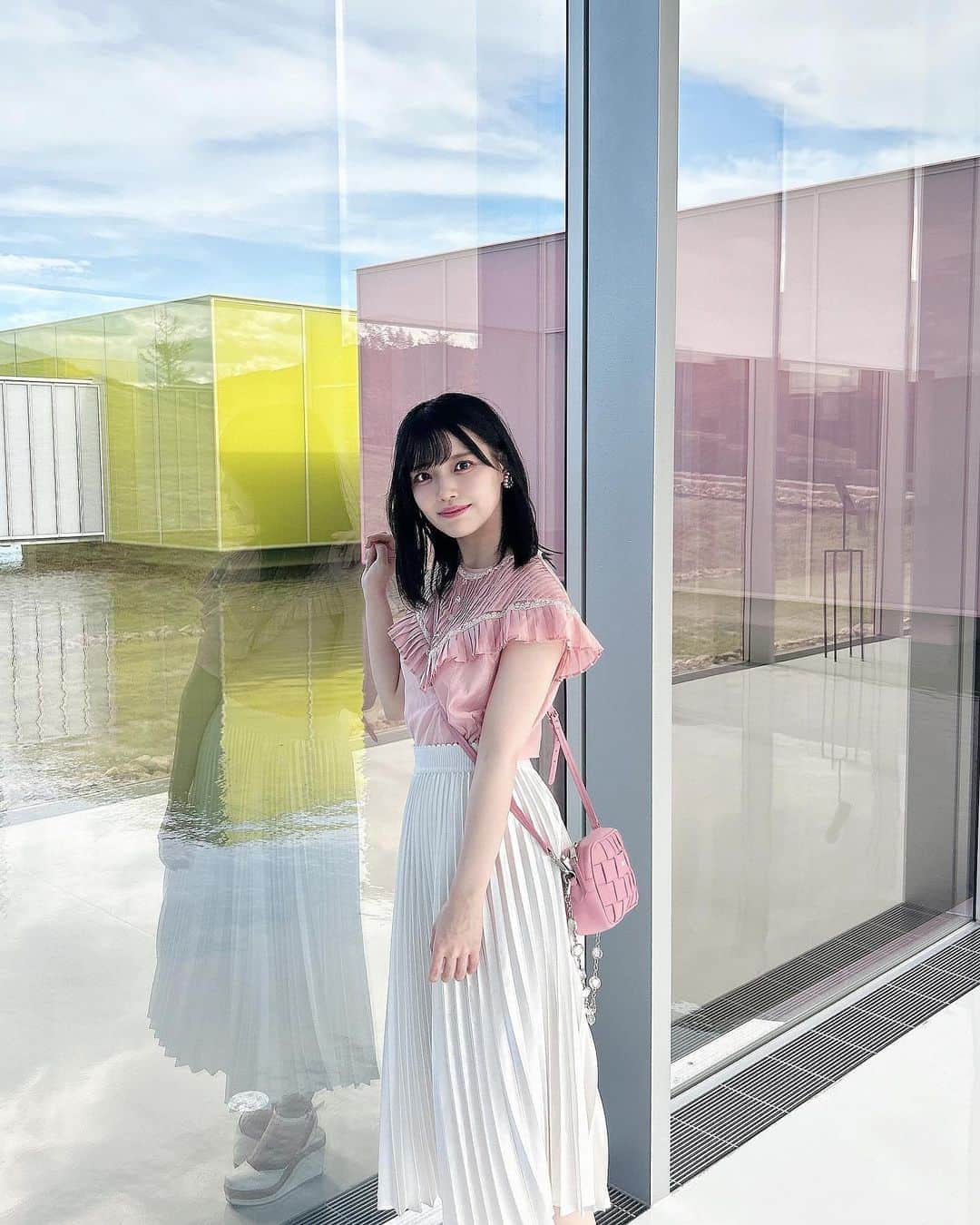 岩田陽菜のインスタグラム：「下瀬美術館に行ってきました🖼✨️  美術館とか見るの好きなんです🩷  また載せていきますね~！✨️✨️」