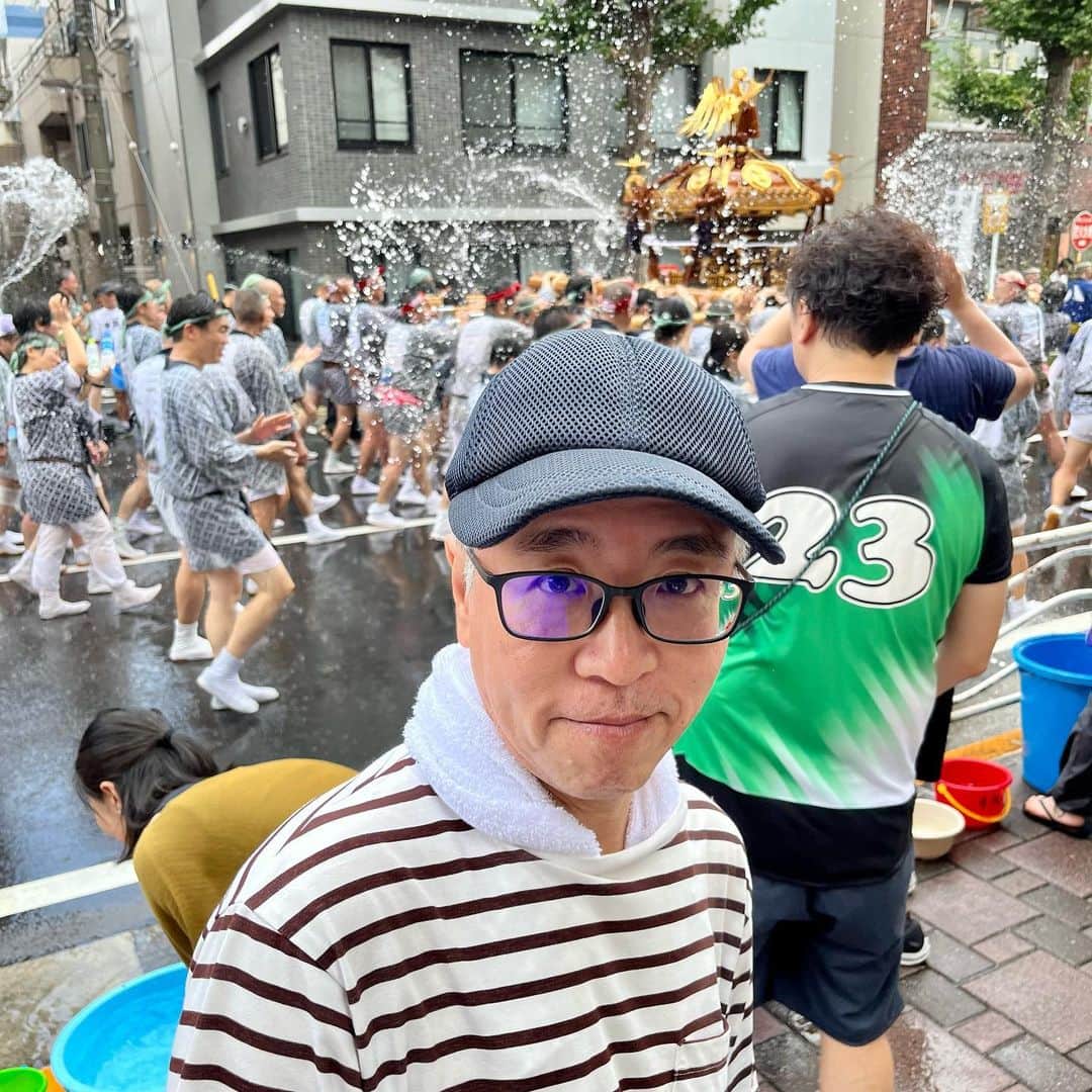 白石一文さんのインスタグラム写真 - (白石一文Instagram)「深川祭を見てきました。 絶品おいなりさん、おやつのプリン。#深川祭」8月14日 21時36分 - s.kazu2017