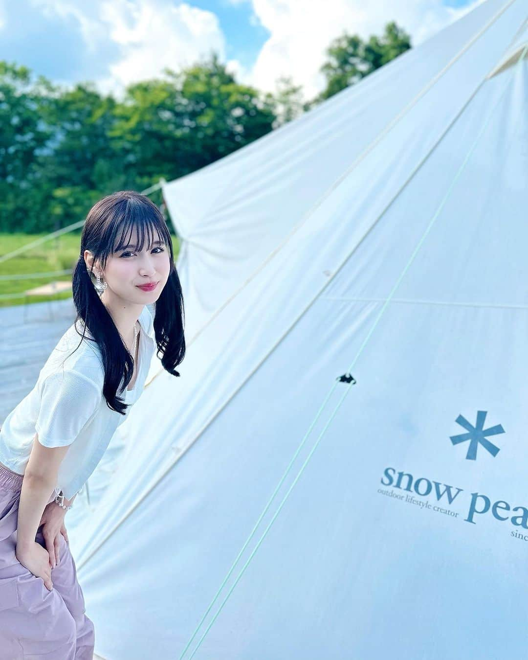 阿部菜渚美さんのインスタグラム写真 - (阿部菜渚美Instagram)「𝘎𝘭𝘢𝘮𝘱𝘪𝘯𝘨🏕️☀️ お盆休みに初めてのグランピングを体験し マイナスイオンを全身で感じてきました˖ ࣪ 自然いっぱいの中で過ごす時間は普段とはまた違う 心地の良さを感じさせてくれました🙇‍♀️🏞️✨  皆様素敵なお盆をお過ごしください⸝⸝꙳  #グランピング #グランピング白馬 #キャンプ #グランピングテント #長野 #長野観光 #白馬 #白馬観光 #snowpeak #スノーピーク #スノーピークテント #自然 #夏休み #夏コーデ #カジュアルファッション #お盆休み #アウトドア」8月14日 21時36分 - nanami_abe73