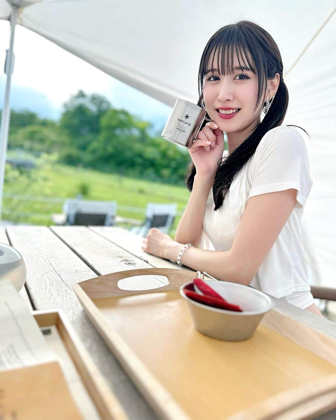 阿部菜渚美さんのインスタグラム写真 - (阿部菜渚美Instagram)「𝘎𝘭𝘢𝘮𝘱𝘪𝘯𝘨🏕️☀️ お盆休みに初めてのグランピングを体験し マイナスイオンを全身で感じてきました˖ ࣪ 自然いっぱいの中で過ごす時間は普段とはまた違う 心地の良さを感じさせてくれました🙇‍♀️🏞️✨  皆様素敵なお盆をお過ごしください⸝⸝꙳  #グランピング #グランピング白馬 #キャンプ #グランピングテント #長野 #長野観光 #白馬 #白馬観光 #snowpeak #スノーピーク #スノーピークテント #自然 #夏休み #夏コーデ #カジュアルファッション #お盆休み #アウトドア」8月14日 21時36分 - nanami_abe73