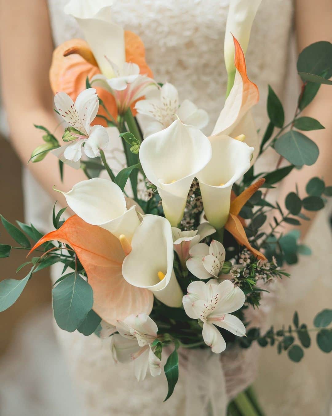 BARN&FOREST148のインスタグラム：「@barn_and_forest148 #100年後も語り継がれる結婚式  ・ ・ Calla Lily Bouquet…*  ブライダルフェアのご予約やお問合せは InstagramのDMでも承っております*  #ブライダルブーケ #ブーケ #生花 #花束 #バーンアンドフォレスト148 #barnandforest148 #卒花嫁 #プレ花嫁 #オリジナルブーケ #bouquet #ガーデンウェディング #千葉結婚式 #ブーケ迷子 #barnwedding #ラスティックウエディング #バーンアンドフォレスト #ガーデン挙式 #freshflowerbouquet #148花嫁 #小花ブーケ #流山おおたかの森 #千葉結婚式場 #ナチュラルウェディング #結婚式場 #バーンウェディング #florets」