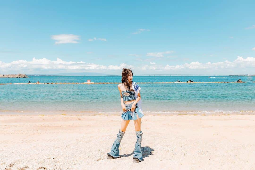 下北姫菜さんのインスタグラム写真 - (下北姫菜Instagram)「・ MUSIC CIRCUS'23🩵 📸: @smile11jack   #musiccircus #musiccircus2023 #singer #diesel #festival #musicfestival #ミュージックサーカス #夏フェス #音楽フェス #フェス #衣装 #夏 #フェスコーデ #夏コーデ #デニムコーデ #海 #下北姫菜 #04」8月14日 21時43分 - hina_shimokita
