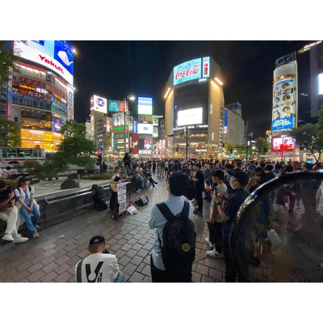 沢村りささんのインスタグラム写真 - (沢村りさInstagram)「▷さわりさ真夏の路上ライブツアー 東京編① ▶8/2 8/3 8/4 8/5 8/6 8/8  ⁡ ▷渋谷ハチ公前 ⁡ 📸 来てくれた皆さん☺︎︎︎︎ ⁡ ▶Next  8/23 8/25 8/26 8/27  19:30〜  渋谷ハチ公前 ⁡ . ⁡ ▷Sawalisa Midsummer street live tour -tokyo-① ▶ 8/2 8/3 8/4 8/5 8/6 8/8  ⁡ ▷In front of Shibuya Hachiko ⁡ 📸 everyone who came☺︎︎︎︎ ⁡ ▶Next 8/23 8/25 8/26 8/27 19:30〜  In front of Shibuya Hachiko ⁡ . ⁡ ⁡ #さわりさ #OIKOS #OIKOSMUSIC #八月二日 #路上ライブ #ストリートライブ #東京 #渋谷 #シンガーソングライター #弾き語り  #sawalisa #streetlive #tokyo #shibuya #Singersongwriter #newsong #music」8月14日 21時49分 - lisa20031208