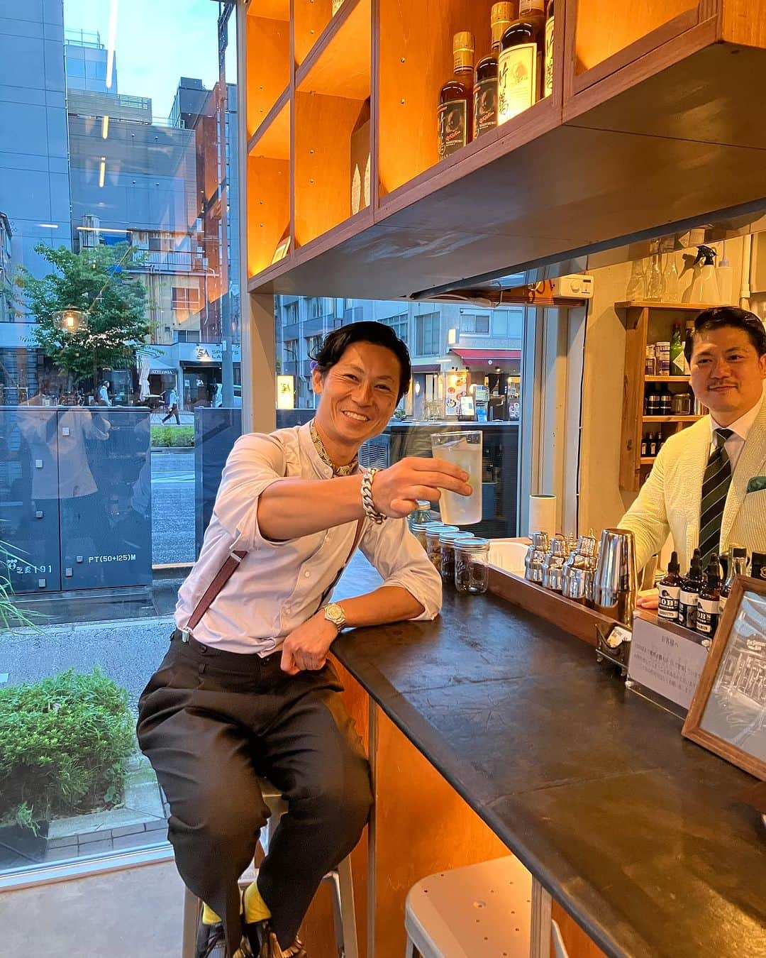 Yuya Hasegawaさんのインスタグラム写真 - (Yuya HasegawaInstagram)「🥃THE SHOESHINE AND BAR🍸  ３ヶ月ぶりの当番でしたが沢山のご来店ありがとうございました！酒も入って最高の一日でした！  「酒と靴磨きでビジネスマンに活力を！」で引き続き頑張りますので虎ノ門のお店もよろしくお願いします！  8/19 @ruttshoes.official オーダー会 8/23 怪談ナイト  と今月も @tsb.toranomon ではイベント目白押しなのでよろしくお願いします‼️‼️  #theshoeshineandbar #虎ノ門ヒルズ #brifth #しぶとく3年半やってます #shoeshine」8月14日 21時57分 - yuya.hasegawa.brift.h