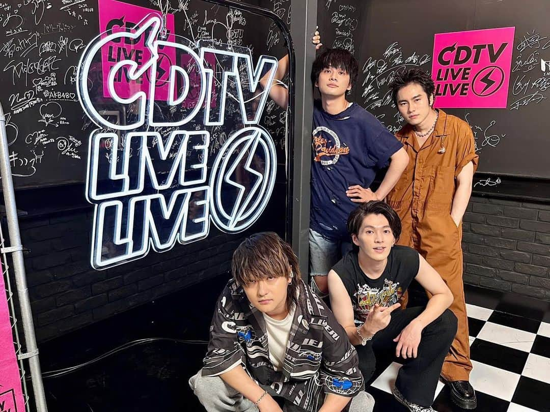 MASAKI（矢部昌暉）のインスタグラム：「CDTV ライブ！ライブ！ ありがとうございました😃 新曲「HAPPY」をテレビで初披露させていただきました！ 4人で作った&こういう曲調の楽曲で音楽番組出られたことが嬉しい☺️ ただHAPPYだ！！！！  New EP「HAPPY」は最高な曲たちが集まっていますので、是非是非たくさん聴いてくださいね！  #cdtv #dish #北村匠海 #橘柊生 #泉大智 #矢部昌暉 #happy #一日一撮」