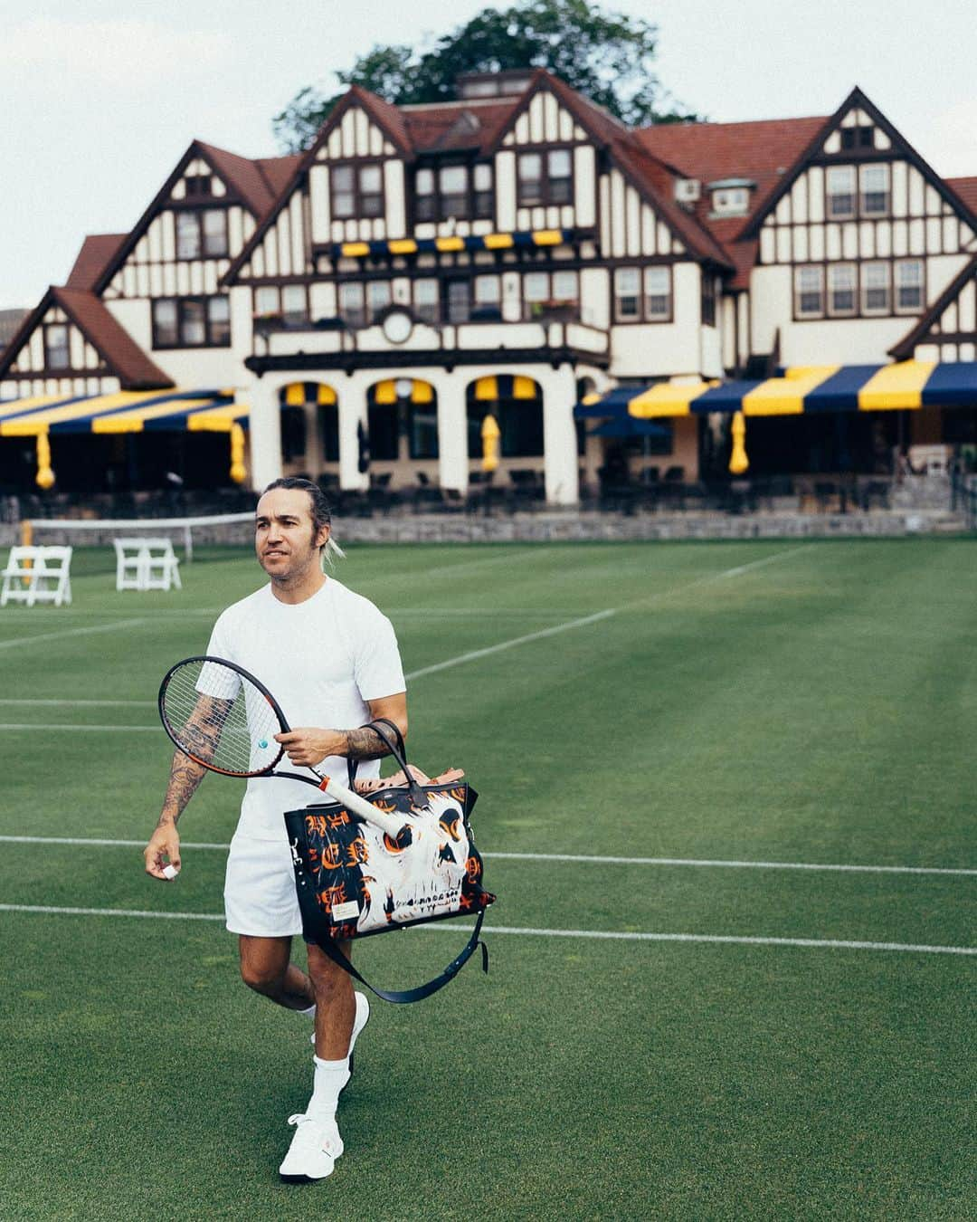 ピート・ウェンツのインスタグラム：「That's 72 unforced errors for Richie Tenebaum. He's playing the worst tennis of his life. What's he feeling right now, Tex Hayward? 📷 @elliottxingham」