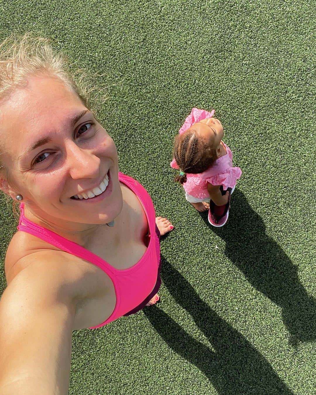 マリー・ギャヨのインスタグラム：「Moving with MiniMe 💕 #Daughter」