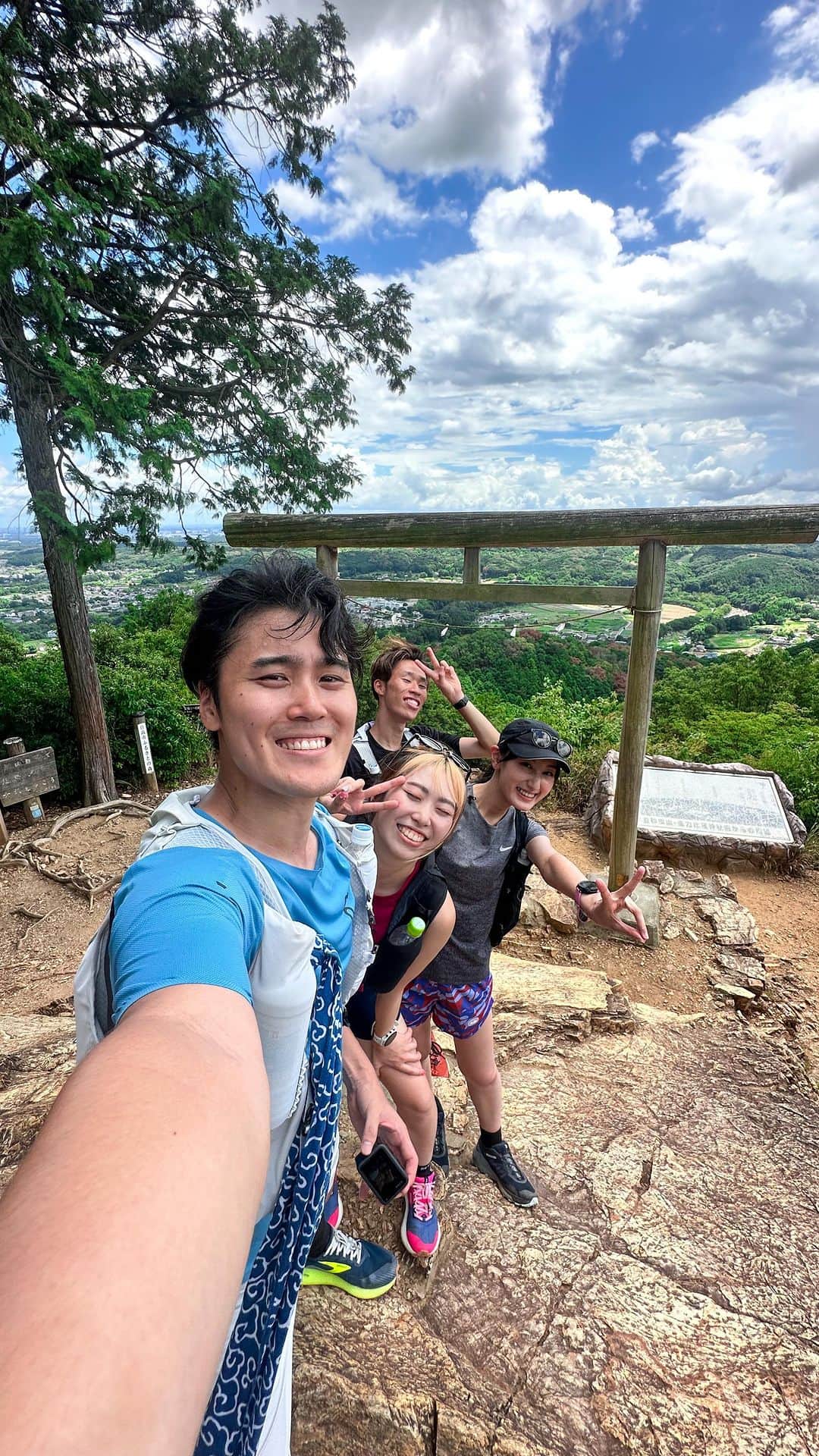 勝俣水稀のインスタグラム：「HANNO TRAIL RUN 2023.8.6  今年は山で夏を感じてる✌️  #飯能トレイル #日和田山 #金刀比羅神社  #トレイルラン #トレイルランニング  #trail #trailrunning #trainrunner」
