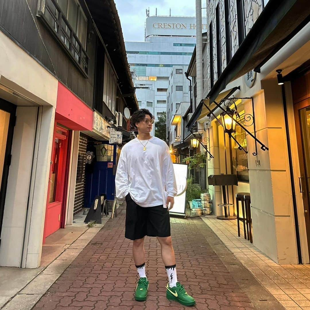 古澤勝吾さんのインスタグラム写真 - (古澤勝吾Instagram)「久々の休日😊 スニーカーコーデ👟  ラルフローレンcafe行ってきた！ めっちゃ良かったで！みんな行ってみて〜☺️  明日は台風やから 家で待機せなあかんな〜🌀‼️  福岡に避難したい笑  皆さん明日は気をつけましょう！  #元プロ野球選手の私服 #shogo'sファッション  #ファッション #メンズファッション #ラルフローレンカフェ  #nike  #アンブッシュ  #コラボスニーカー  #ambush  #スニーカーコーデ」8月14日 22時38分 - ami___go0905