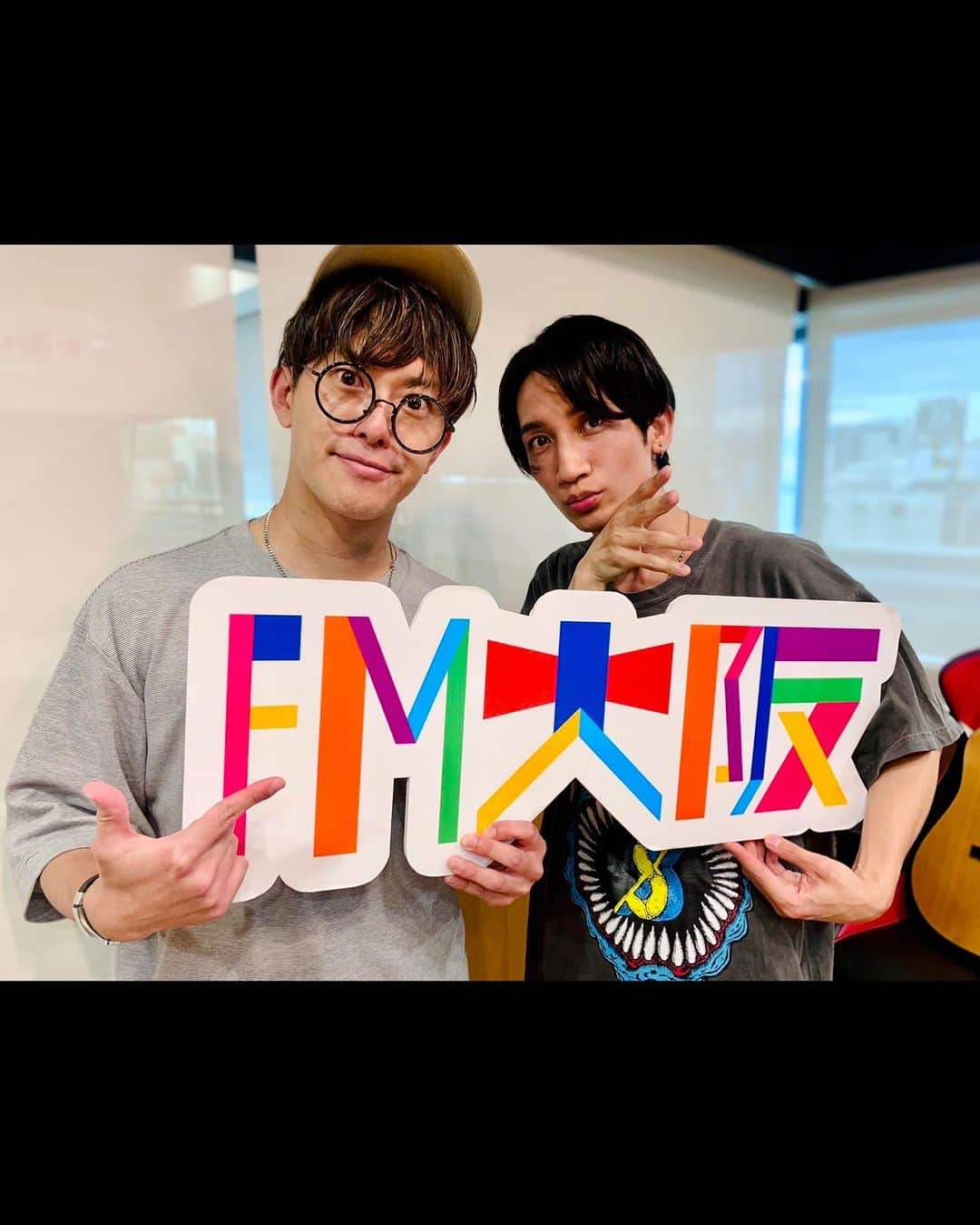 桜井雅斗さんのインスタグラム写真 - (桜井雅斗Instagram)「先週の #fm大阪 SMASH(ING)FRIDAYにはBLUE ENCOUNTから田邊さんが登場🔥  サウナの話から、音楽の話も真剣に、とにかくたくさん喋りました🤤  今週金曜日までタイムフリー出来ますので是非お聴きくださいね📻  #スマフラ #blueencount」8月14日 22時54分 - mst44