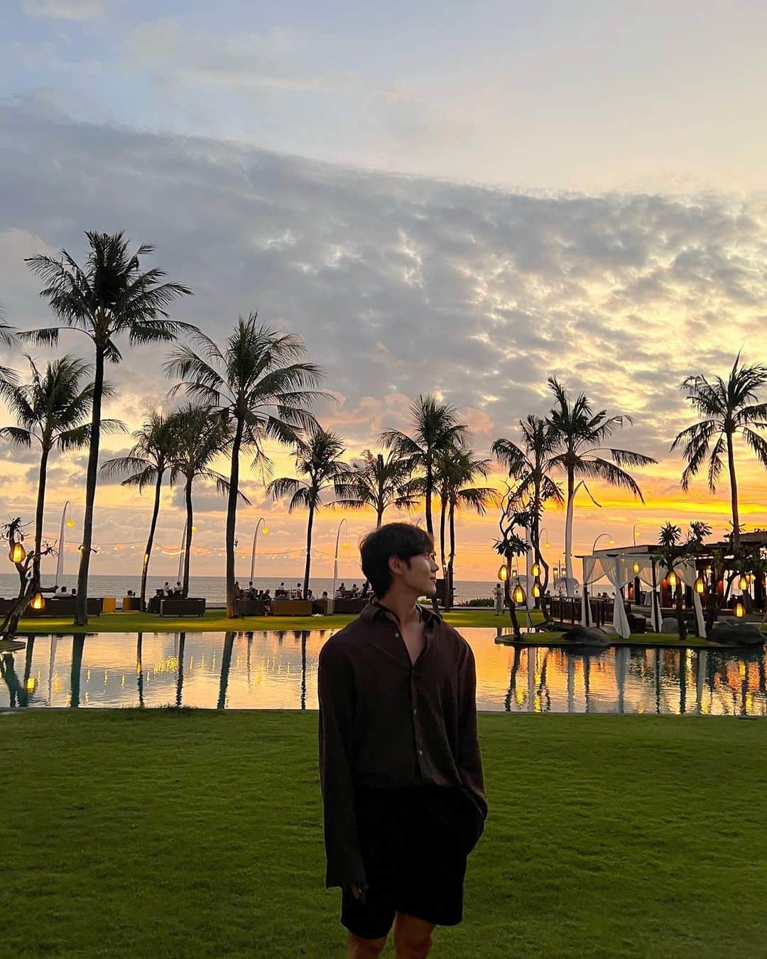 イ・ミンホのインスタグラム：「노을이 너무 예쁜 스미냑…🌅 @thesamayaseminyak @breezerestaurant」