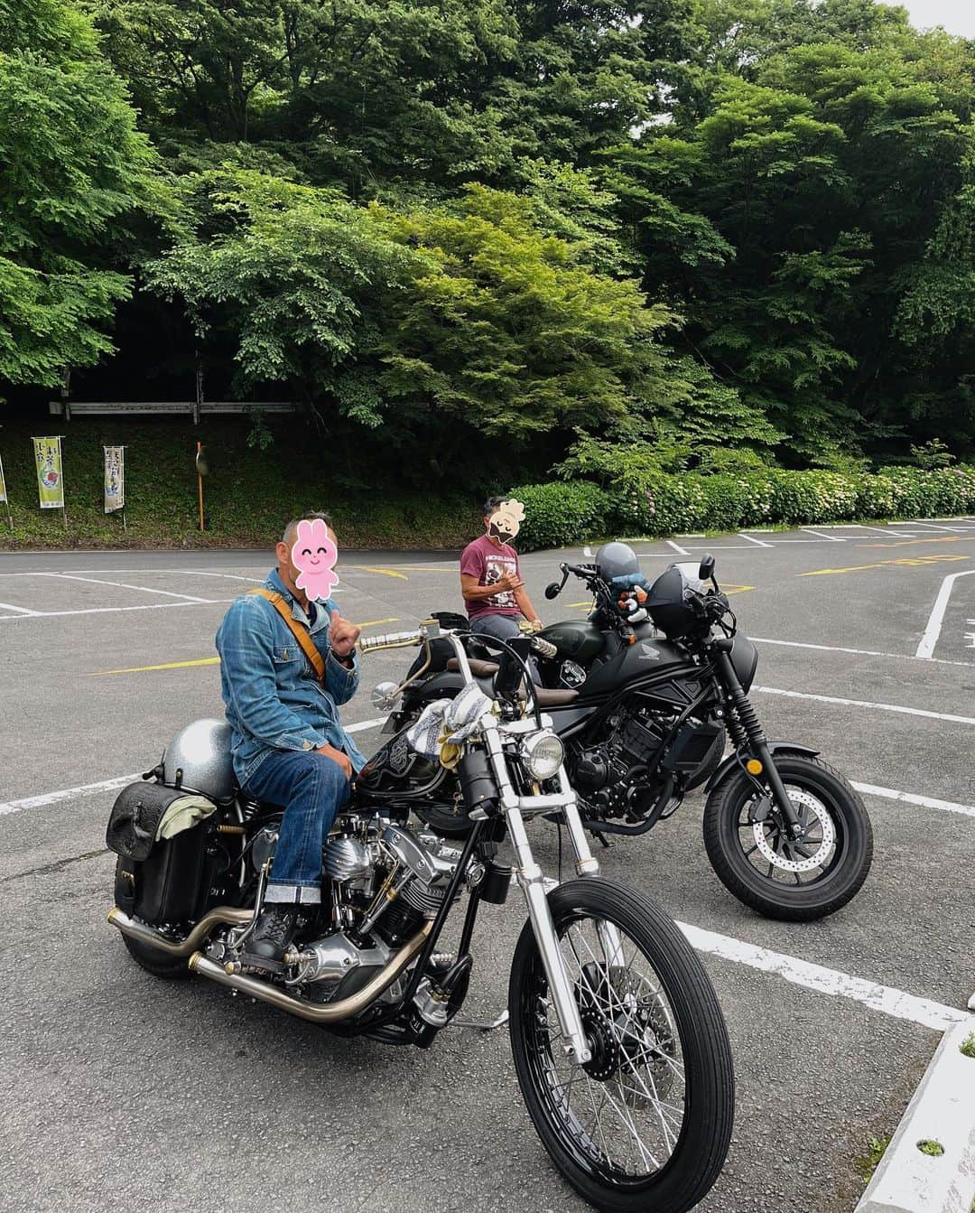 鹿の間さんのインスタグラム写真 - (鹿の間Instagram)「過去最長300kmツーリング🛵³₃ （手痺れて次の日ペットボトル開けられなかった） 父と父のご友人に挟まれて大分👨🏾👨🏾🤙🏾 美味しいもの沢山食べて自然見て温泉入って幸せ休日でした。 今年こそバイクで紅葉狩り行きたいな〜。  さーー今週も頑張っていきましょ🦌 台風も多いですが皆様どうかお気をつけてお過ごしください。  #大分 #九重 #rebel250 #indianmotorcycle」8月14日 23時19分 - rhodon41