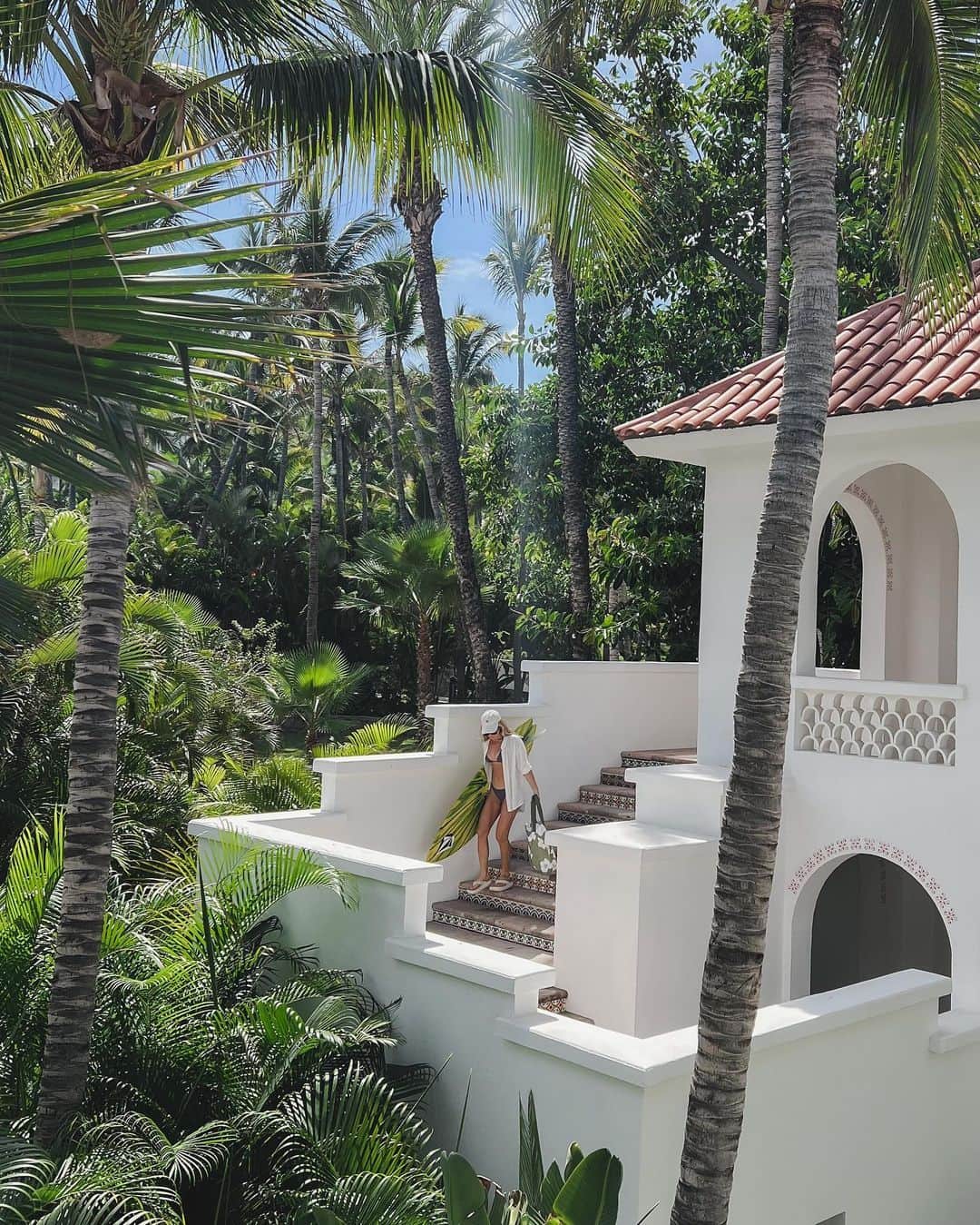 ココ・ホウのインスタグラム：「the prettiest property🌿 @oneandonlypalmilla」