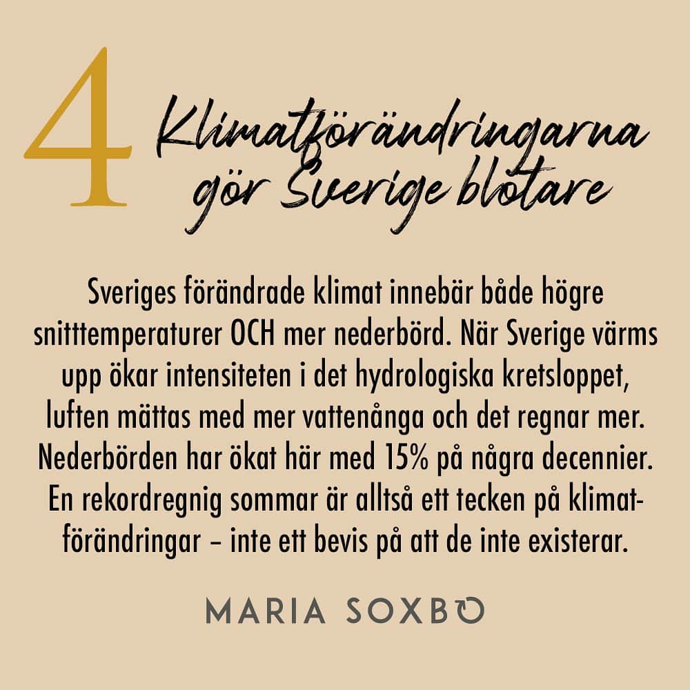 Maria Soxboさんのインスタグラム写真 - (Maria SoxboInstagram)「Hur var er sommar? Kanske lite … blöt? Åtminstone om ni tillbringade den i Sverige. För sommaren 2023 blev (tack och lov!) inte lika het, torr och brandröksdoftande som 2018 (som meteorologerna varnat för). Istället blev den varm och torr i början, och sedan sval och våt på många platser i landet.  För egen del tar jag mycket hellre 21 grader och några skurar än 45 grader och skogsbränder, men många är besvikna på semestervädret. Och då verkar ett antal personer (bland andra författaren Lena Andersson, tidigare nyhetsankaret Elisabet Höglund och M-politikerna Lars Beckman och Jan Ericson) sugna på att profilera sig som opålästa och vetenskapsförnekande genom olika texter och uttalanden med innebörden att ”regnig sommar i Sverige = ingen klimatkris”.  Det stämmer så klart inte. Även om man inte orkar sätta sig in i hur klimatförändringarna leder till ökad nederbörd i vissa områden eller att väder och klimat är två olika saker, så borde det vara omöjligt att missa alla sommarens larm om extremväder och rekordvärme runt om i världen.  Så. Här kommer en liten, förenklad sammanfattning av en stor, komplex fråga. Dela gärna och uppmuntra personer som använder denna sommar som argument för klimatalarmism att läsa på. Ingen tjänar ju på att blunda i det här läget.  Källor: Copernicus, SMHI, meteorologiprofessorn Anna Rutgersson, klimatforskaren Frederik Schenk med flera. Skärmdumpar från Politico, Al Jazeera, Guardian, NY Times」8月14日 23時49分 - mariasoxbo.se