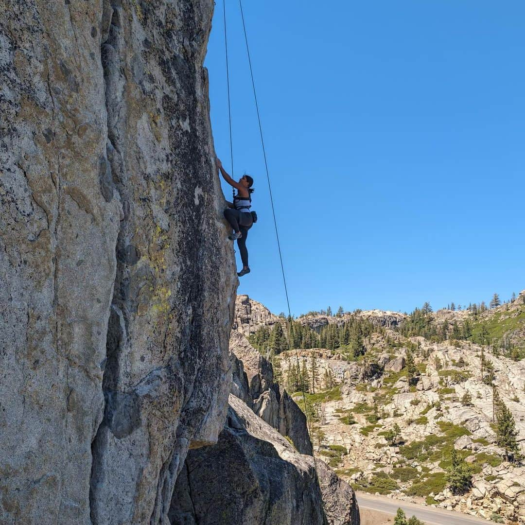 ミーガン・マーチンさんのインスタグラム写真 - (ミーガン・マーチンInstagram)「Got outside for the first time in what feels like forever!!! Living that top rope pregnancy harness life 🥰! Thanks to my hubby @davewetmore1 for setting up a top rope for me while I took selfies 🤣! It was such a beautiful and perfect weather day, can’t wait for more of this 💗! #prAnaAdventurer  📸 by @marymeck」8月14日 23時52分 - meaganmartin89